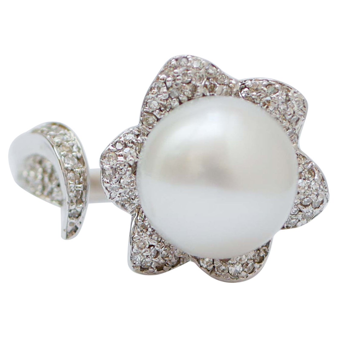 Perla, Diamantes, Anillo de Oro Blanco de 18 Kilates.