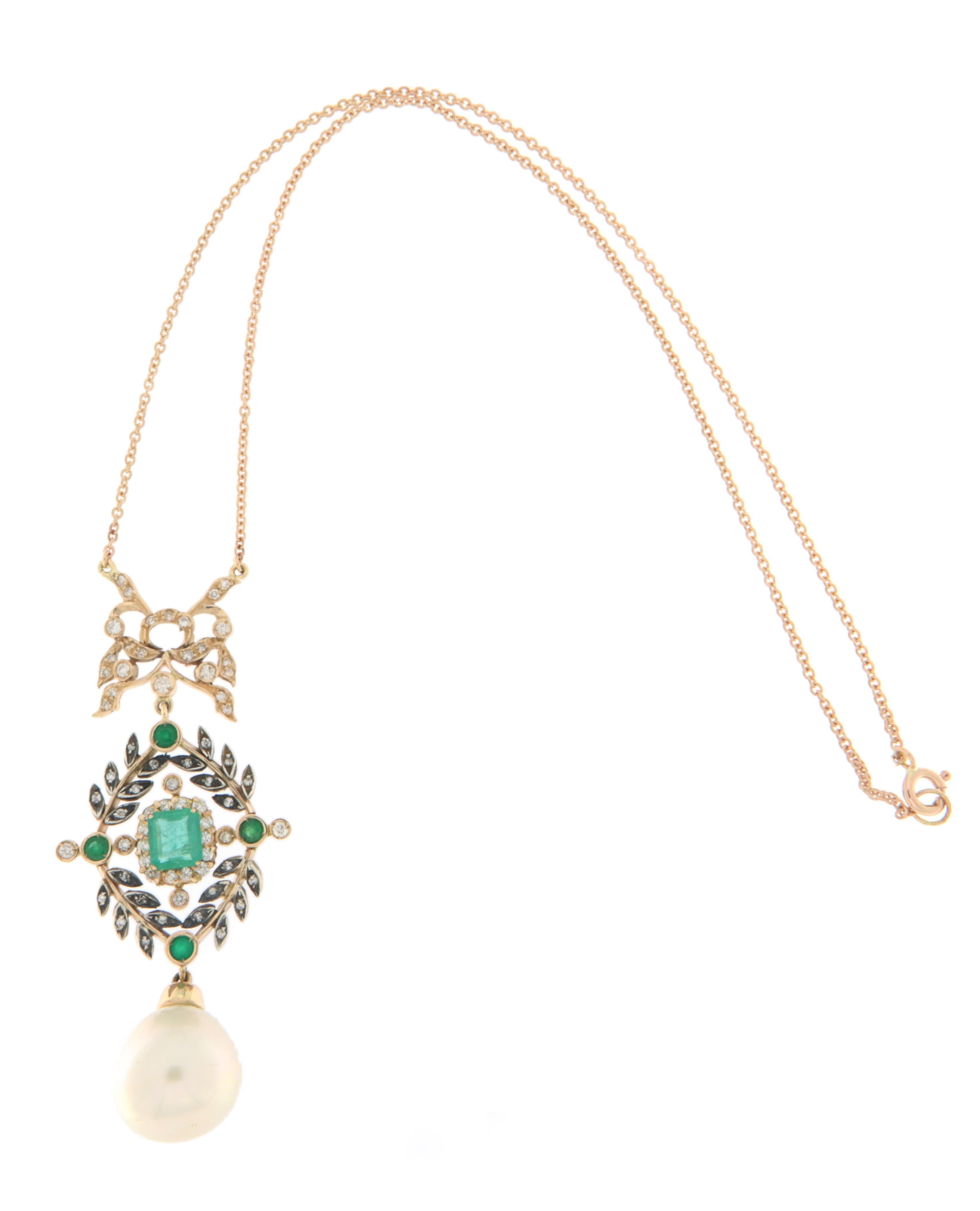 Women's Pearl Diamonds Emeralds 14 Karat Yellow Gold Pendant Necklace For Sale
