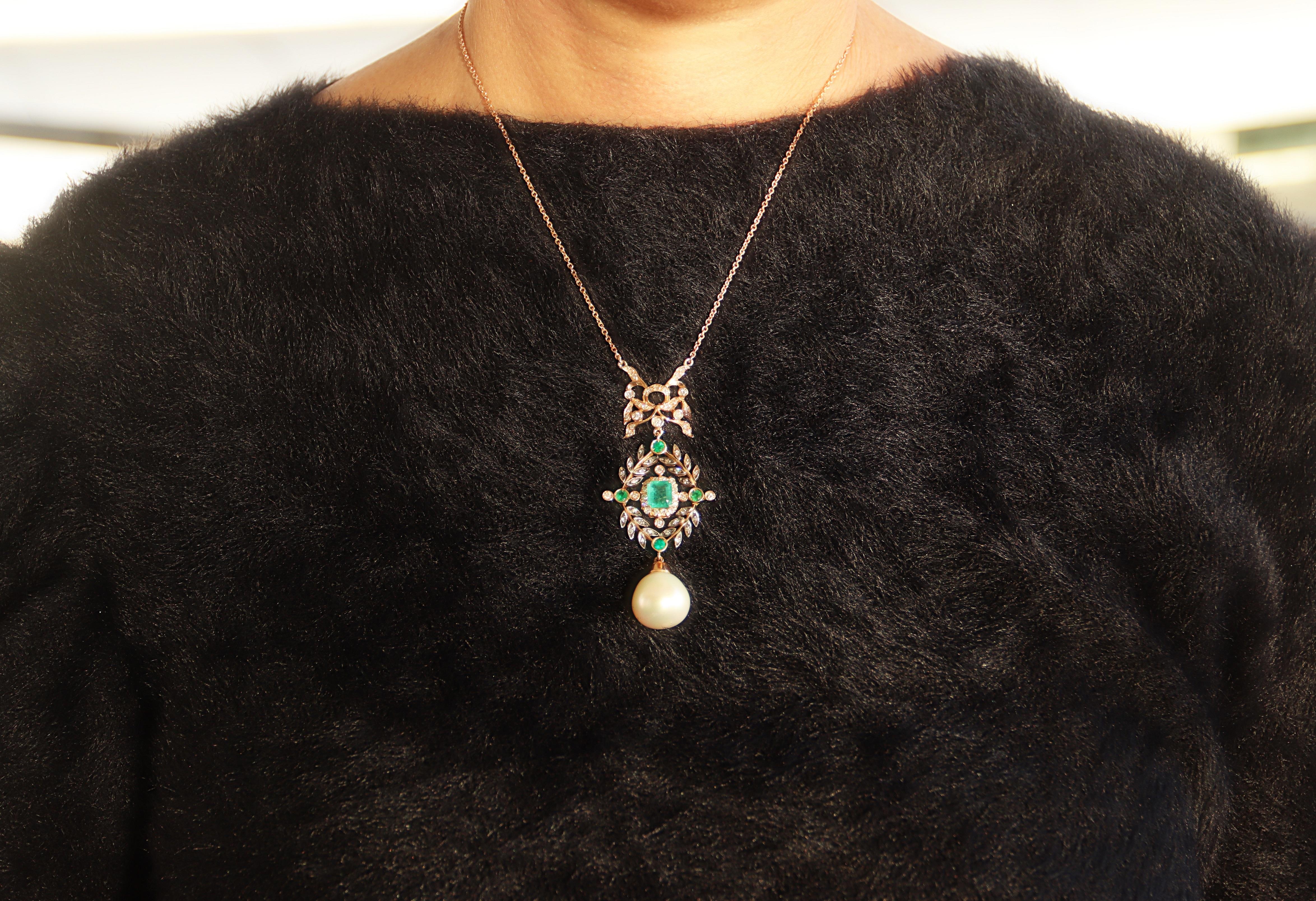 Pearl Diamonds Emeralds 14 Karat Yellow Gold Pendant Necklace For Sale 1