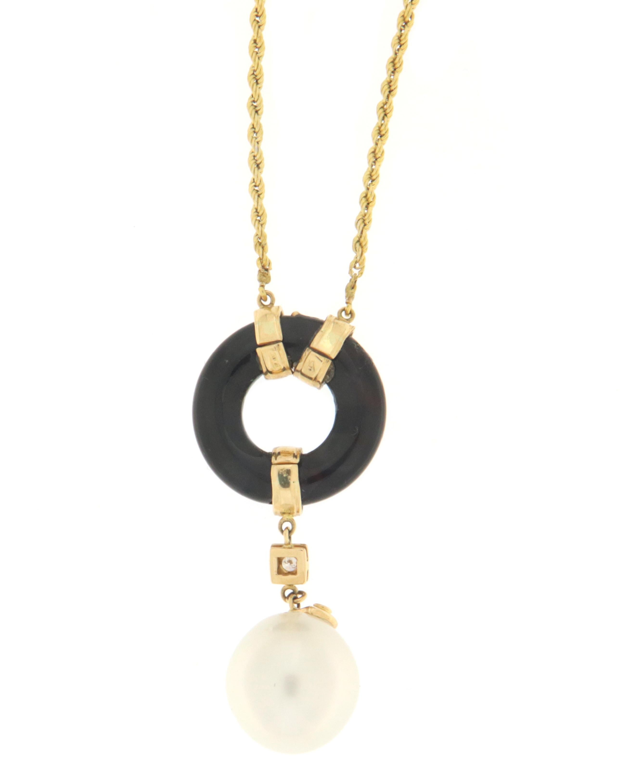 Pearl Diamonds Onyx 18 Karat Yellow Gold Pendant Necklace In New Condition For Sale In Marcianise, IT