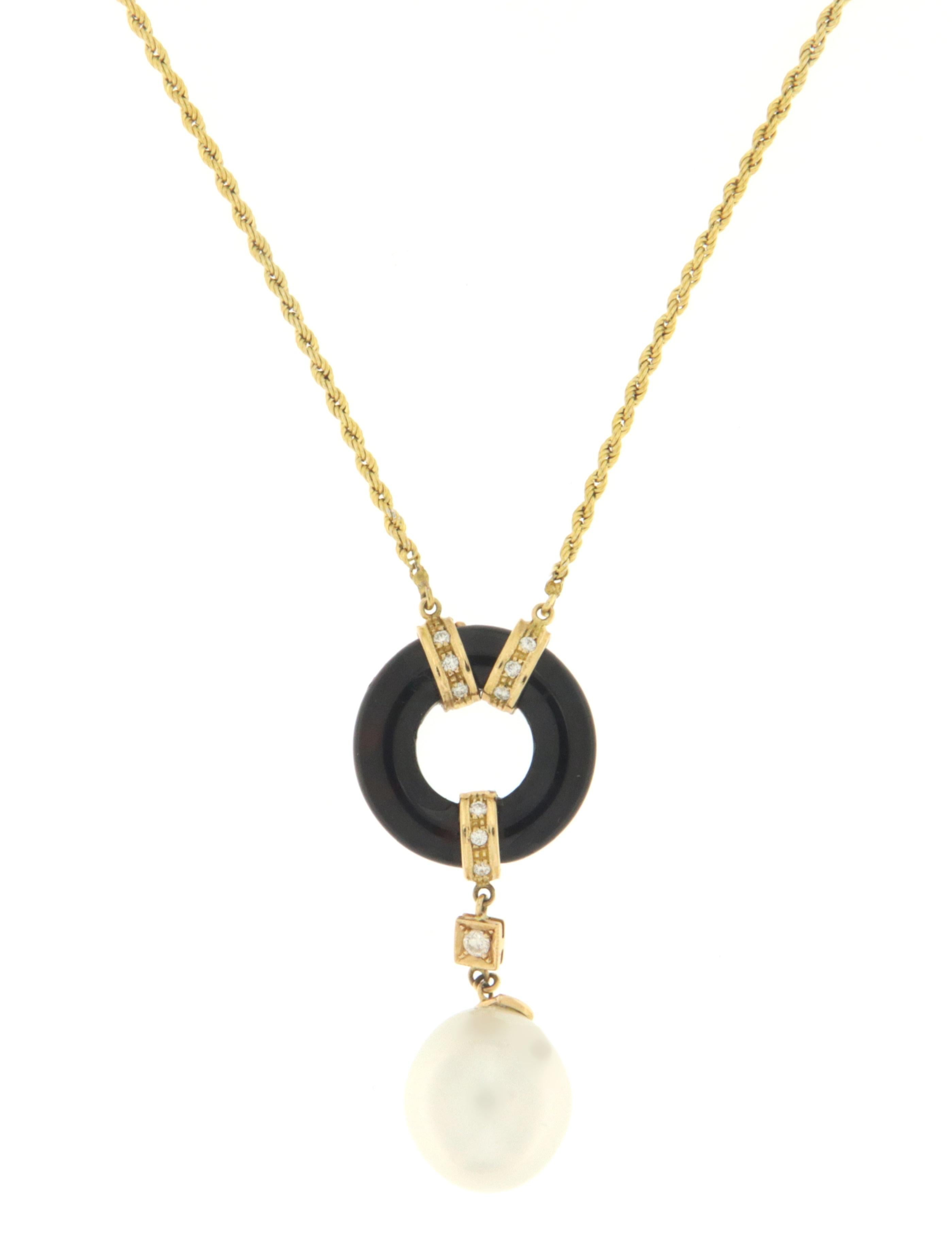 Women's Pearl Diamonds Onyx 18 Karat Yellow Gold Pendant Necklace For Sale