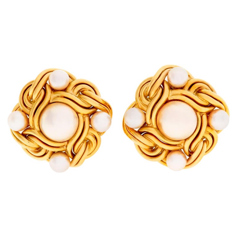 Pearl Earrings and Pin Set in 18k Yellow Gold For Sale at 1stDibs