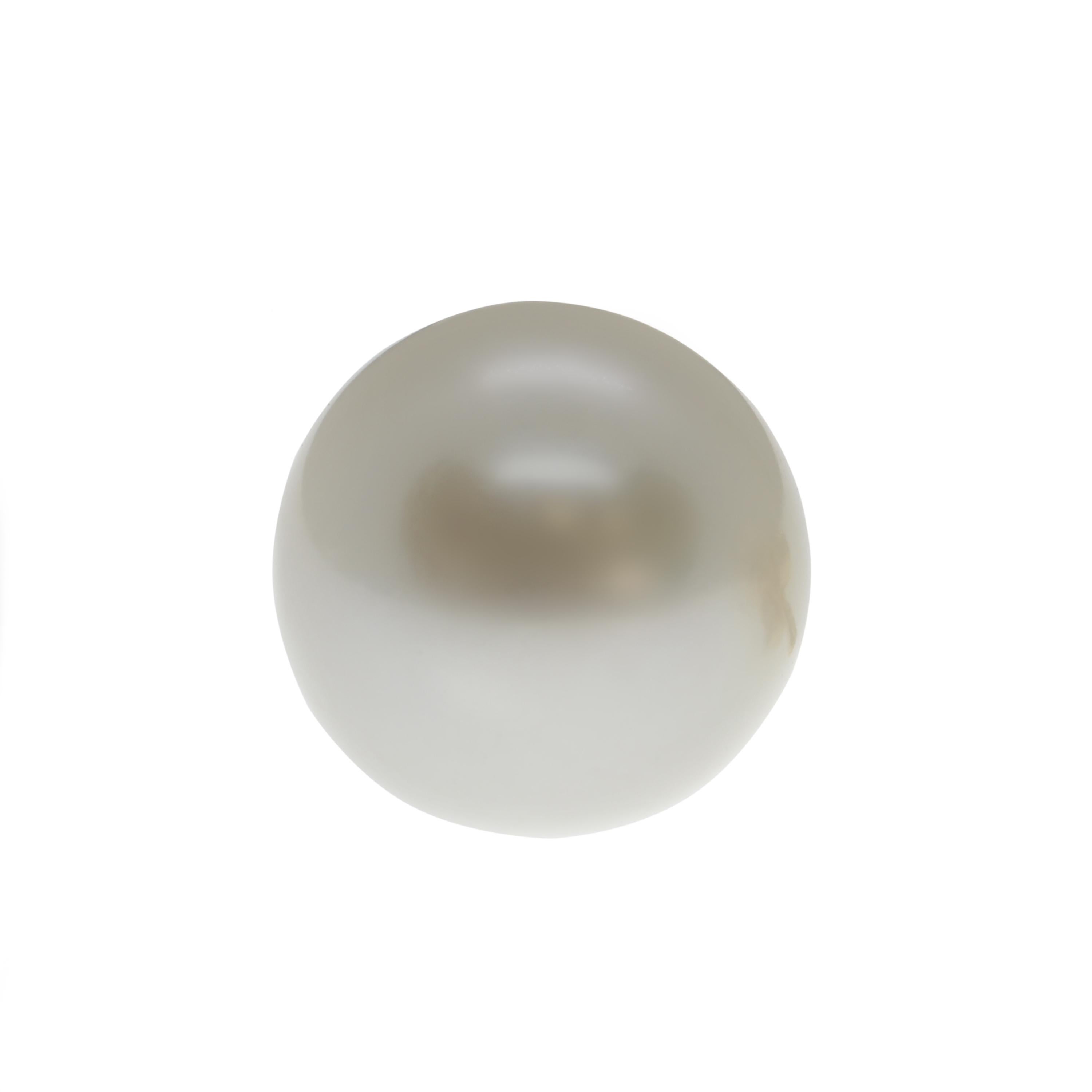 The most classic earrings: a pair of single beautiful cultured pearls with 18-karat yellow gold postbacks.

Expertly handmade and divinely feminine, they match any one of our stunning pearl cocktail rings and necklaces, including the one that