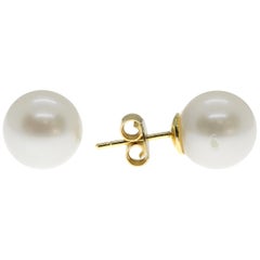 Contemporary 18 Karat Yellow Gold Cultured Pearl Post Back Earrings