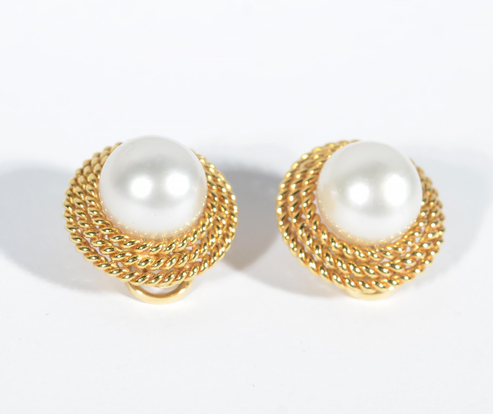 Post-War Pearl Earrings in Gold Collar For Sale