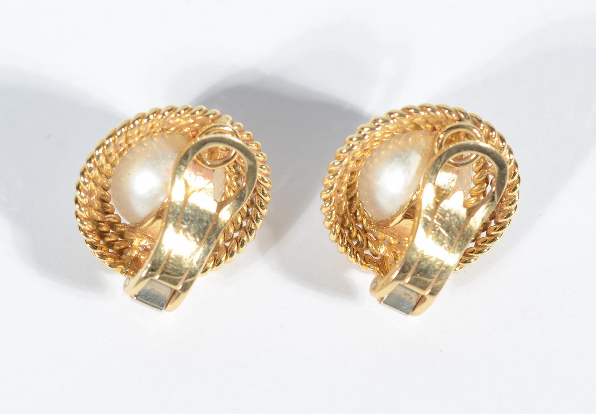 Women's or Men's Pearl Earrings in Gold Collar For Sale