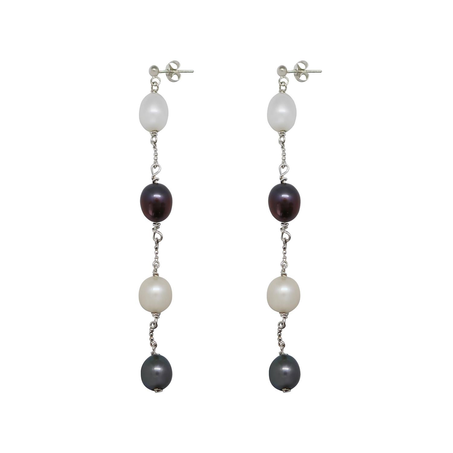Contemporary Pearl Earrings In Recycled 18K Gold For Sale