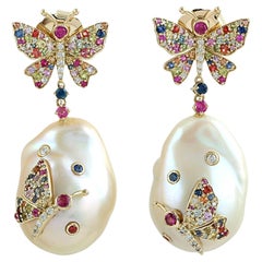 Boucles d'oreilles en perles avec papillon en saphir arc-en-ciel et diamants