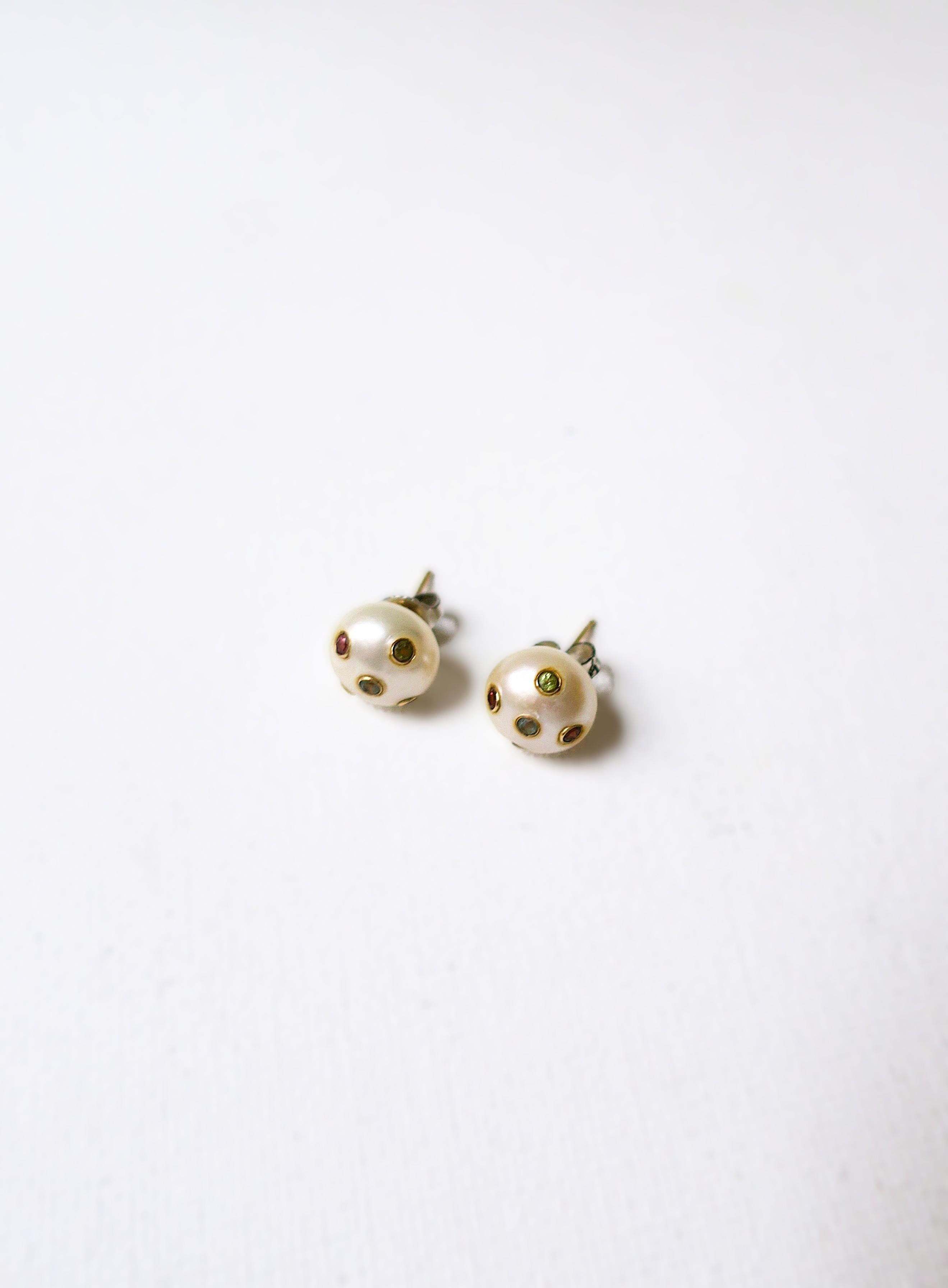 Pearl Earrings with Gemstones In condizioni buone in vendita a New York, NY