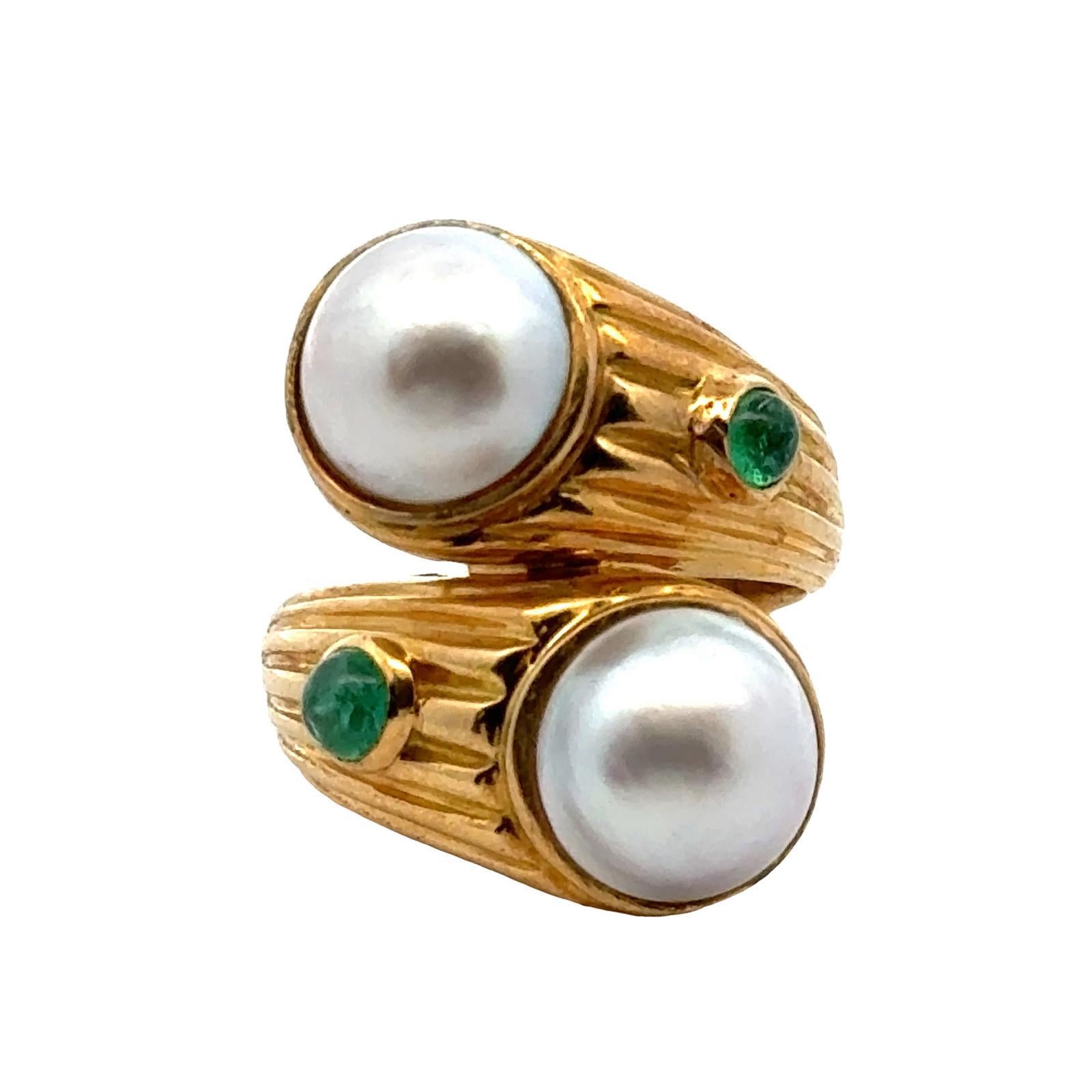Women's Pearl Emerald 18 Karat Yellow Gold Vintage Bypass Ring For Sale