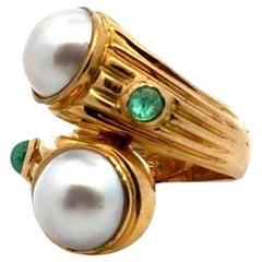 Vintage Bypass-Ring aus 18 Karat Gelbgold mit Perle und Smaragd