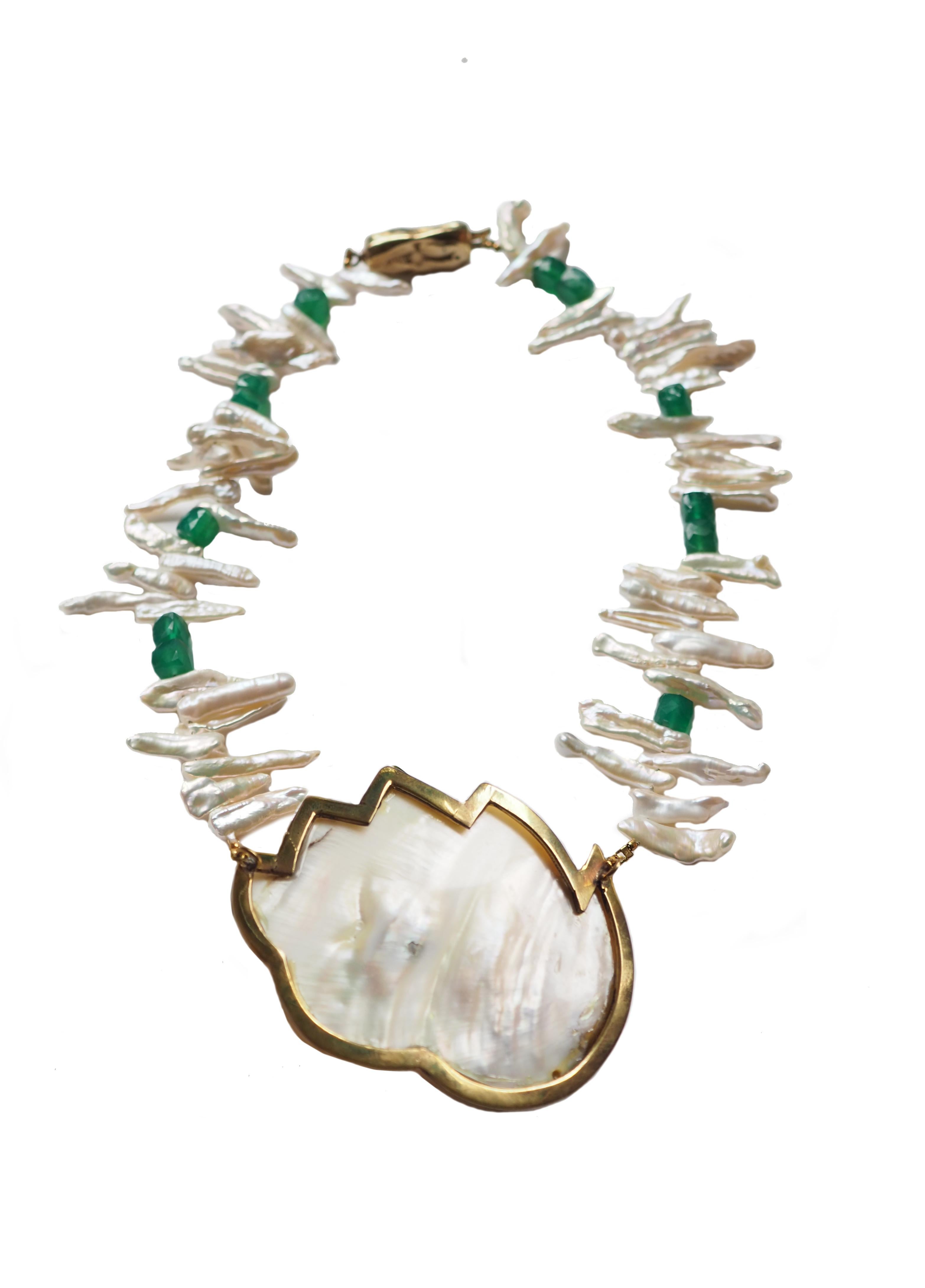 Pearl Emerald Bronze Necklace In New Condition For Sale In Milan, IT
