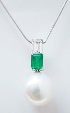 Pearl, Emerald, Diamonds, 18 Karat White Gold Pendant Necklace.