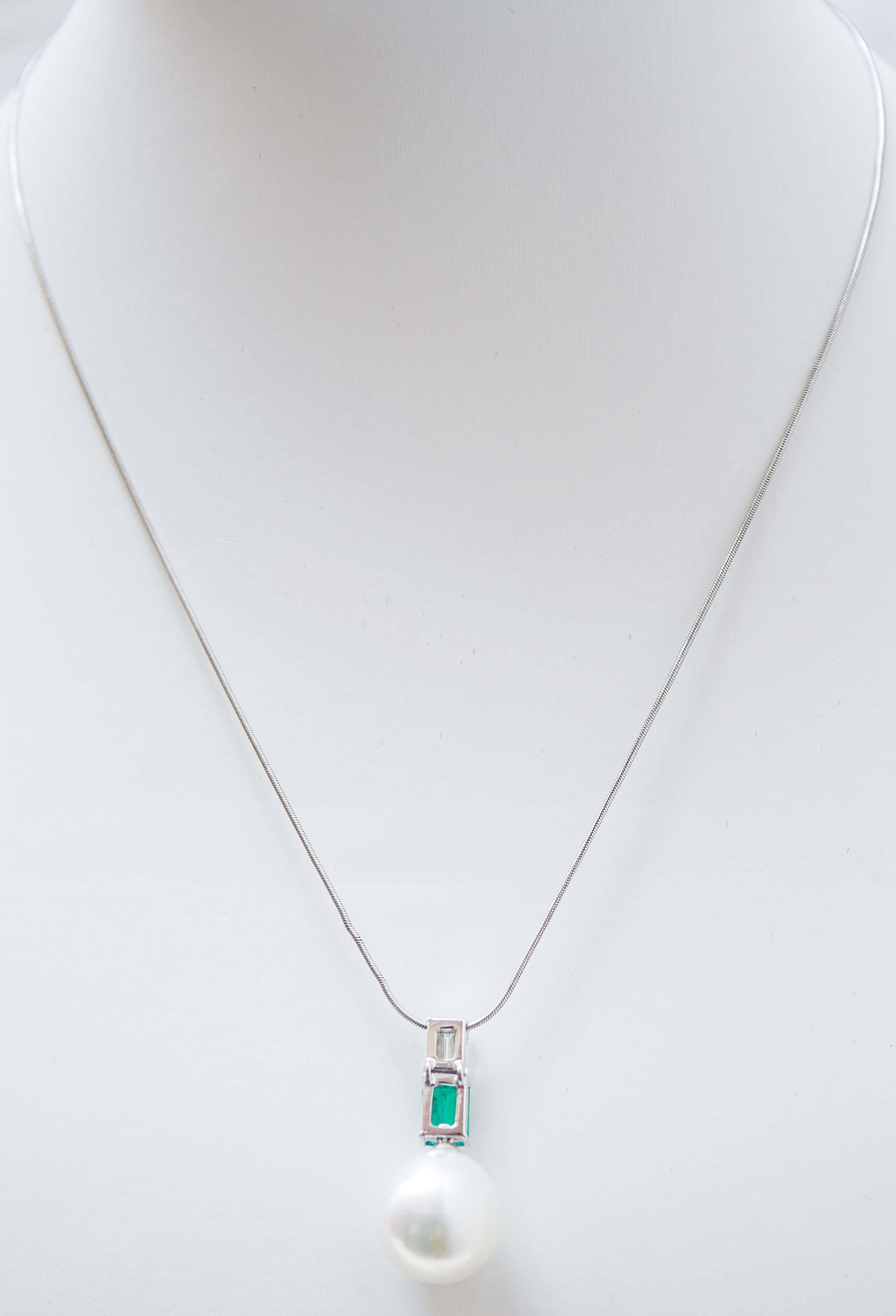 Retro Pearl, Emerald, Diamonds, 18 Karat White Gold Pendant Necklace. For Sale