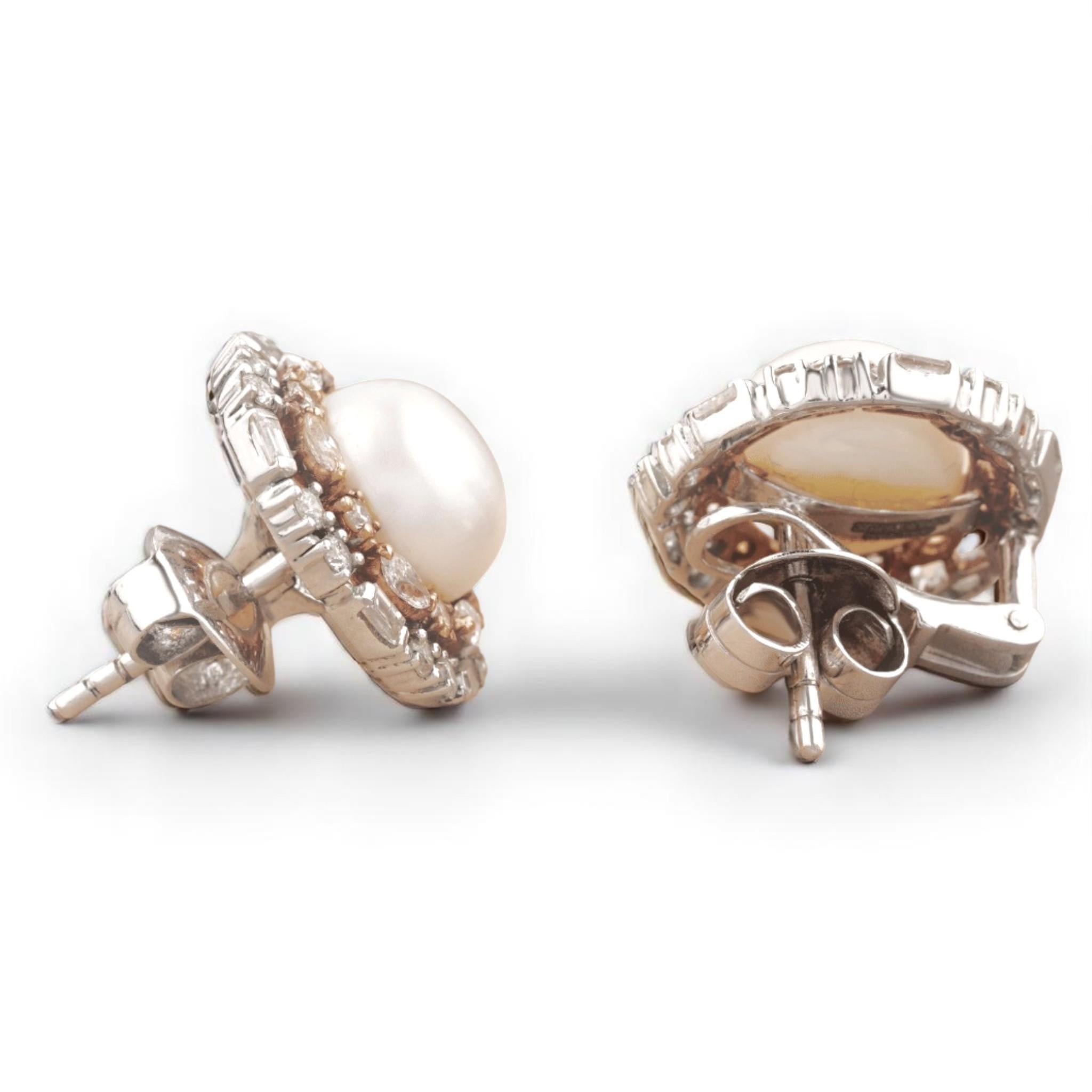 Pearl Fancy Diamonds Halo Stud Earrings in 14K Solid Gold (Certified) Pour femmes en vente