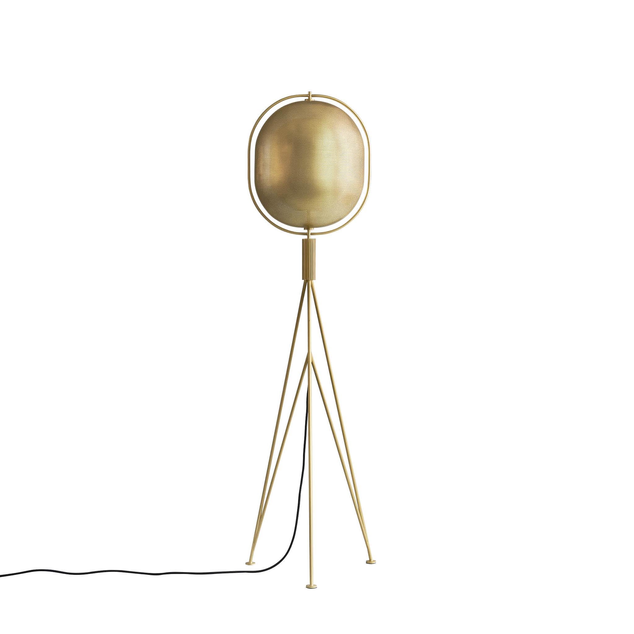 Pearl floor lamp by 101 Copenhagen
Designed by Kristian Sofus Hansen & Tommy Hyldahl.
Dimensions: L 40 x W 39 x H 140 cm
Cable length: 350 cm.

Materials: All metal parts incl. frame, lampshade, ceiling cup, screws etc. are made of 100% iron.