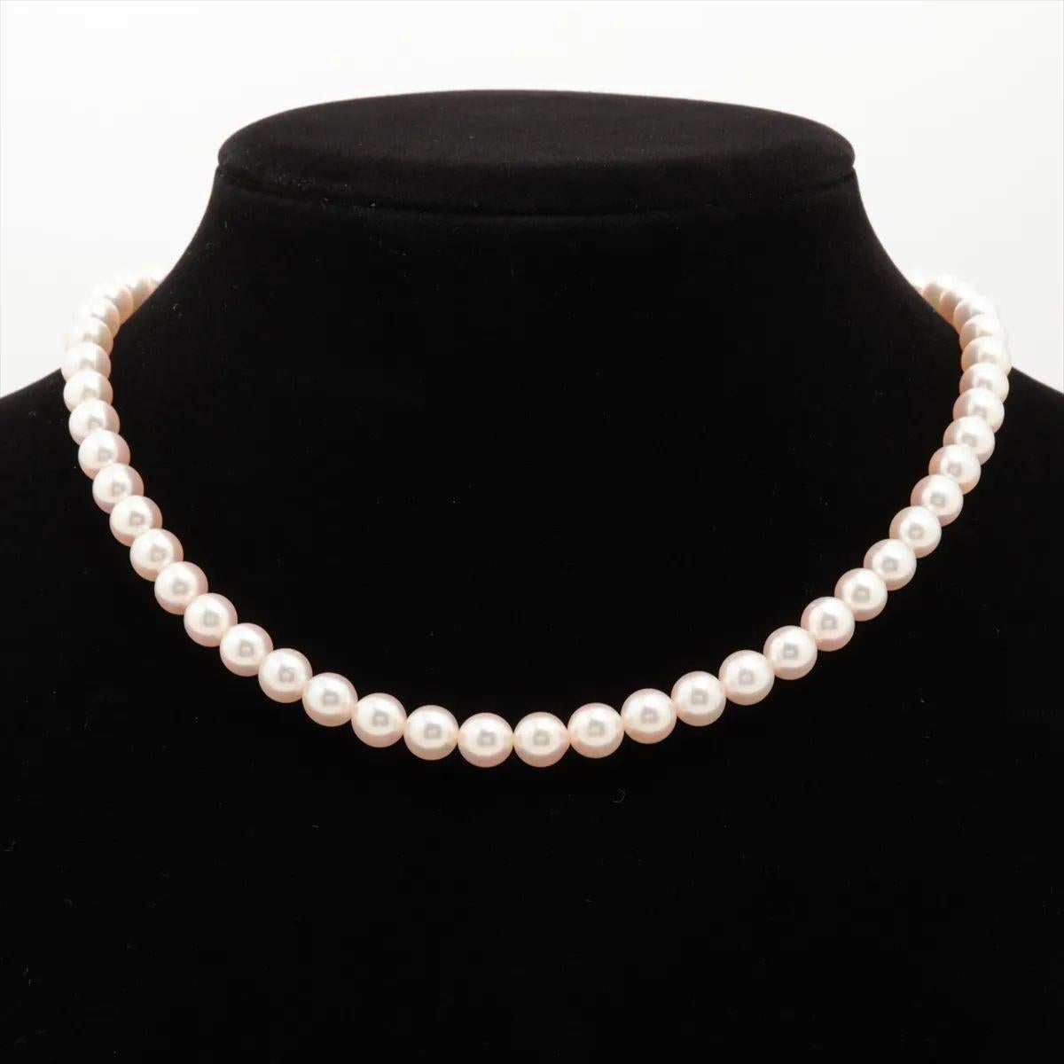Women's Pearl Flower Pendant Necklace For Sale