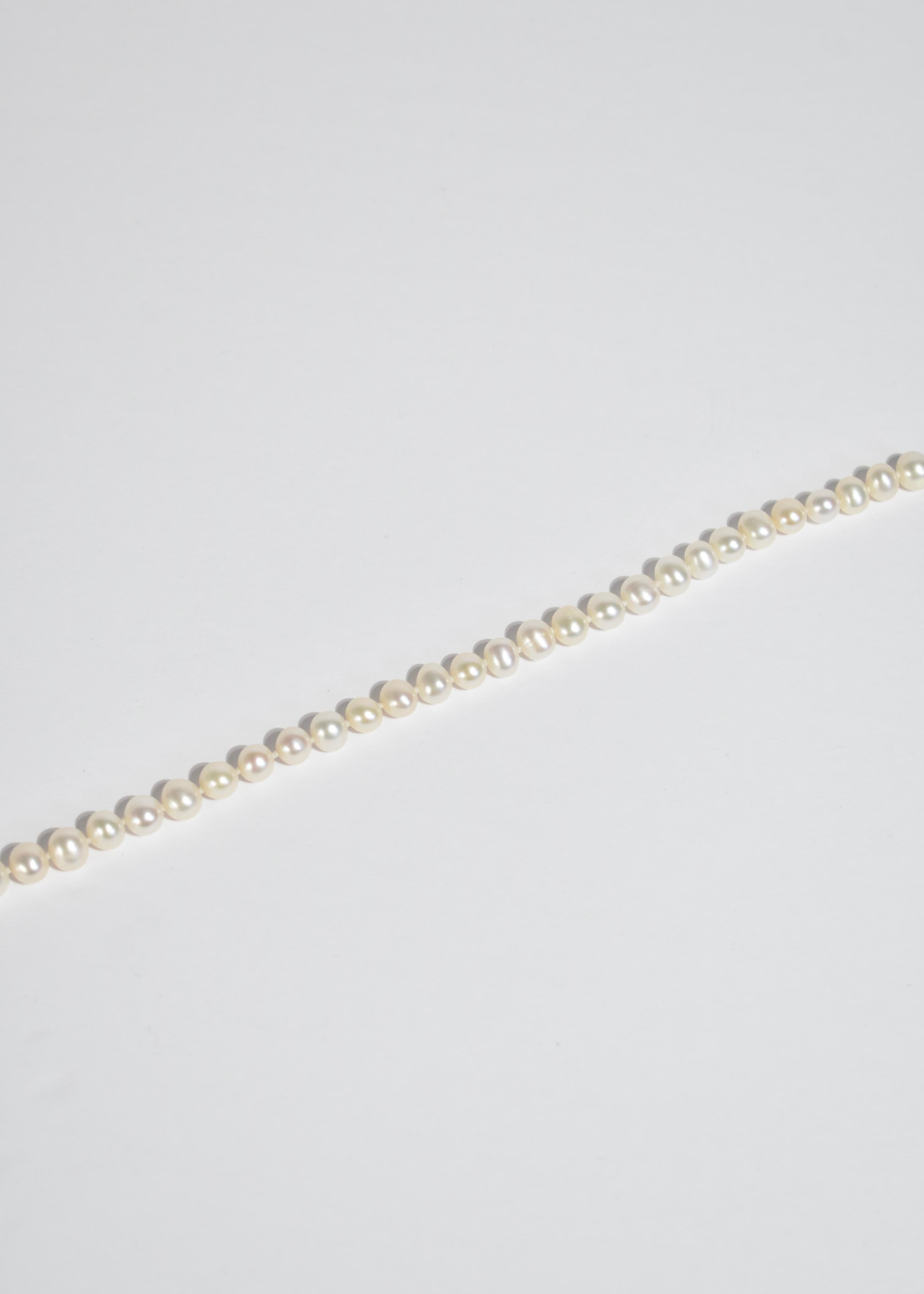 Pearl Garnet Necklace In Excellent Condition In Richmond, VA