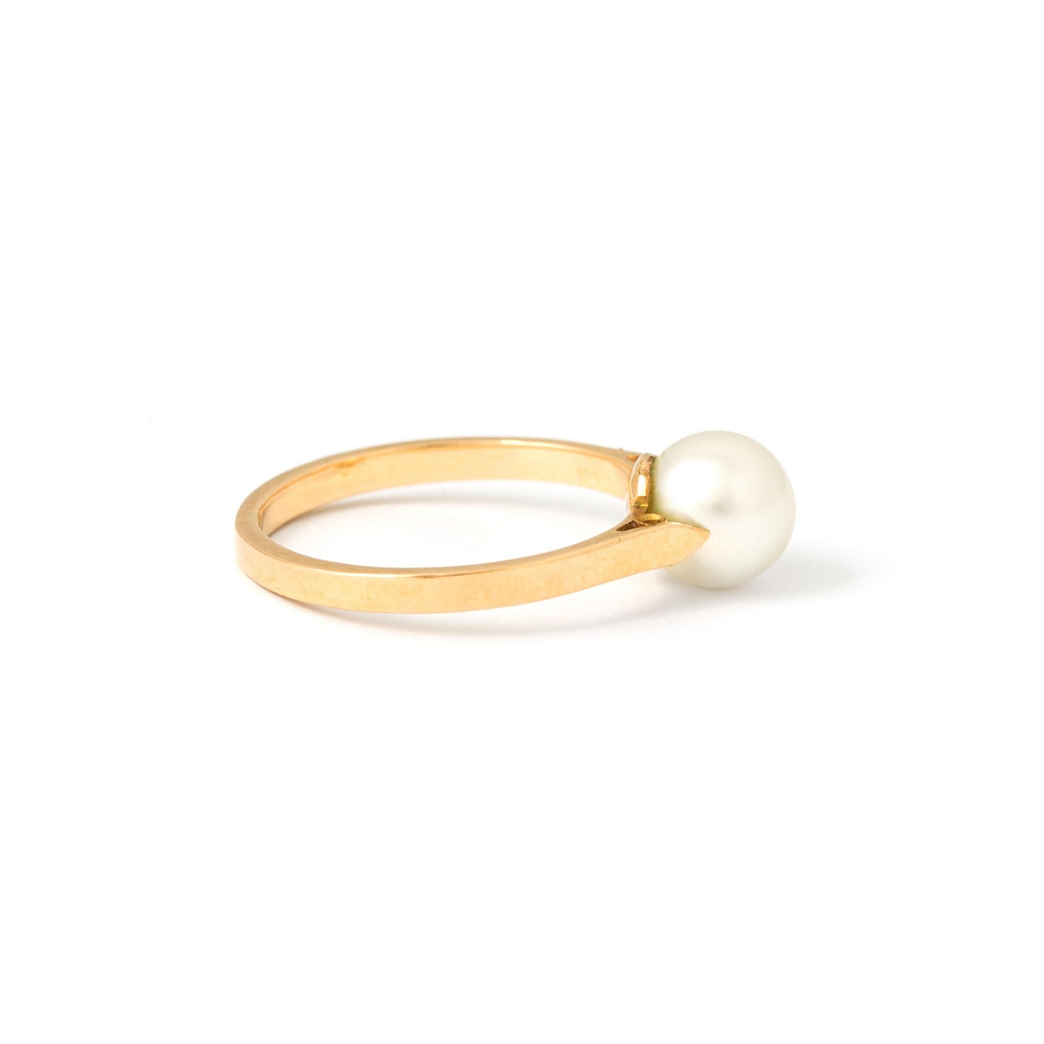Pearl Gold Ring In Excellent Condition For Sale In Geneva, CH