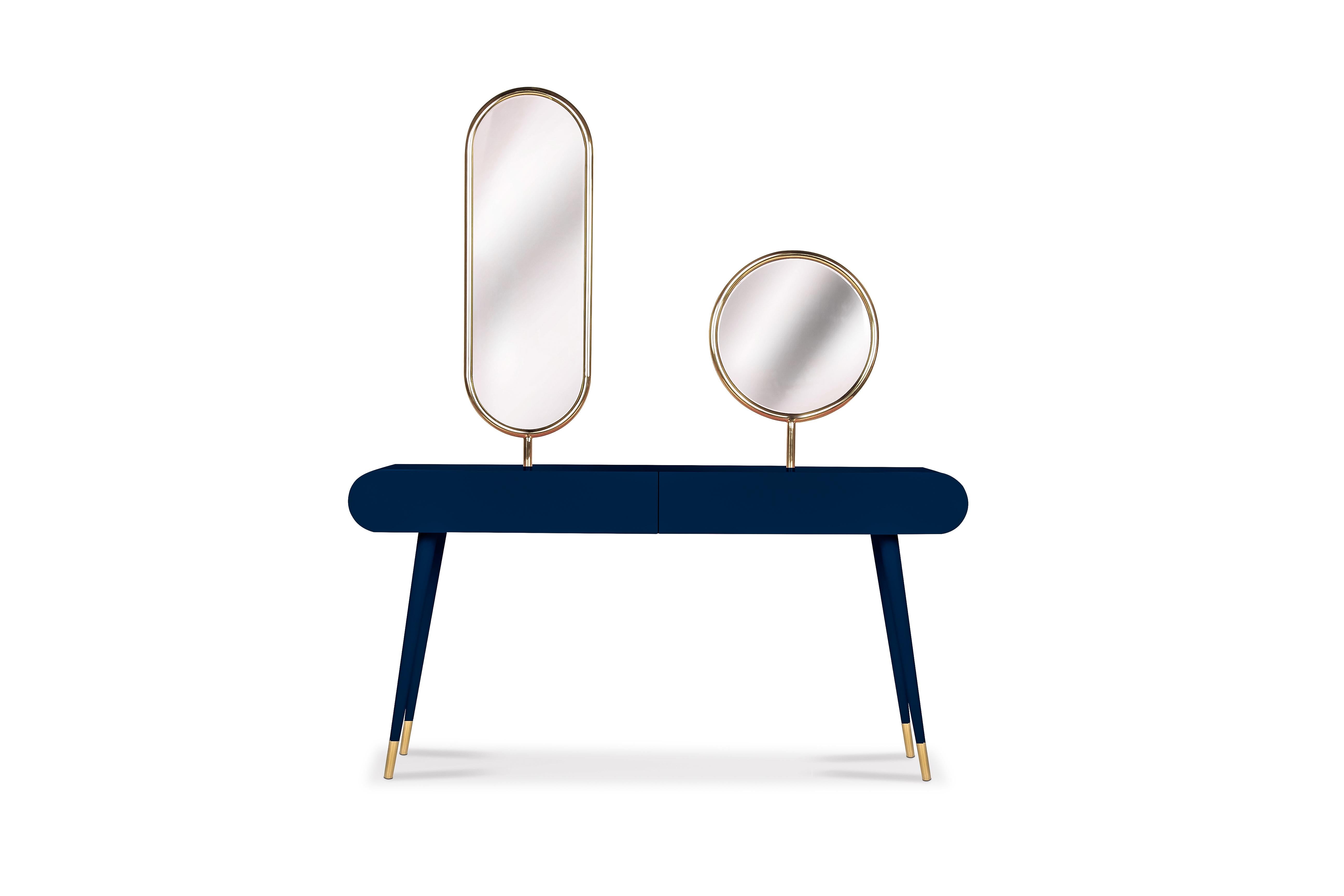 Pearl Grace dressing table, Royal Stranger
Dimensions: 182 x 160 x 45 cm
Materials: Lacquered wood, brass
Available in different colors: Pink and Royal red, mint and Royal green, light blue and Royal, blue
Royal Stranger is an exclusive