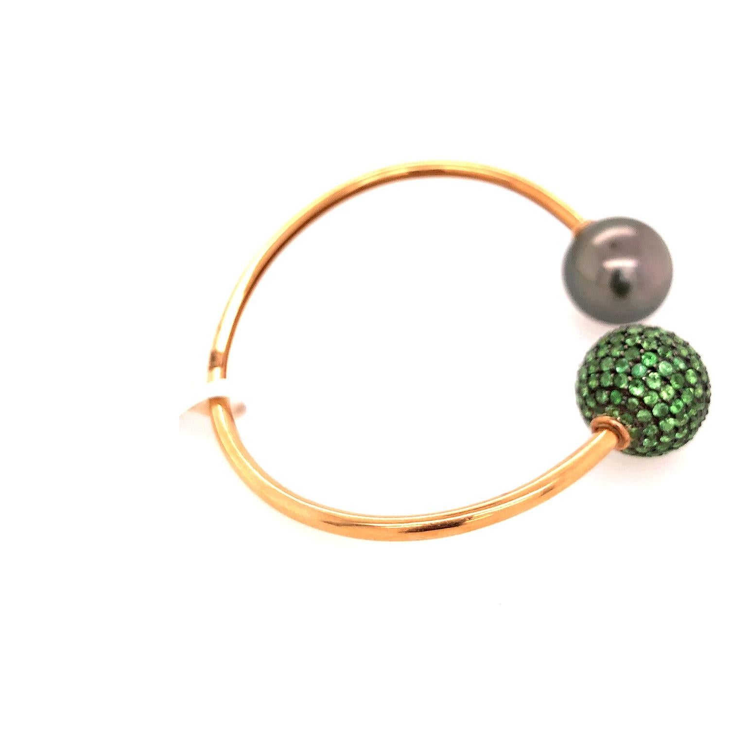 Women's Pearl & Green Pave Sapphire Beads Bracelet Made In 18k Gold