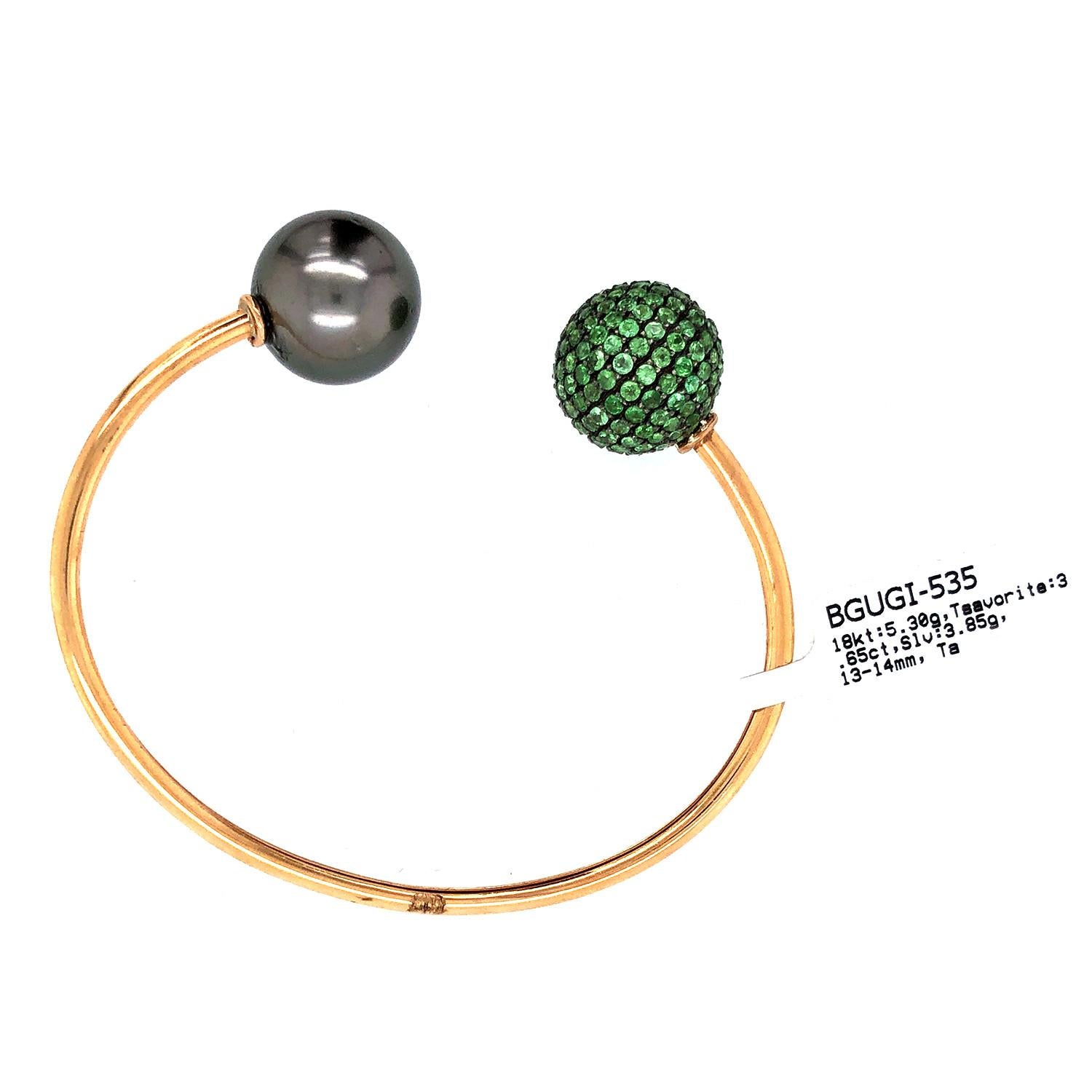 Perlen- und grünes Pave-Saphir-Perlenarmband aus 18 Karat Gold (Art déco) im Angebot
