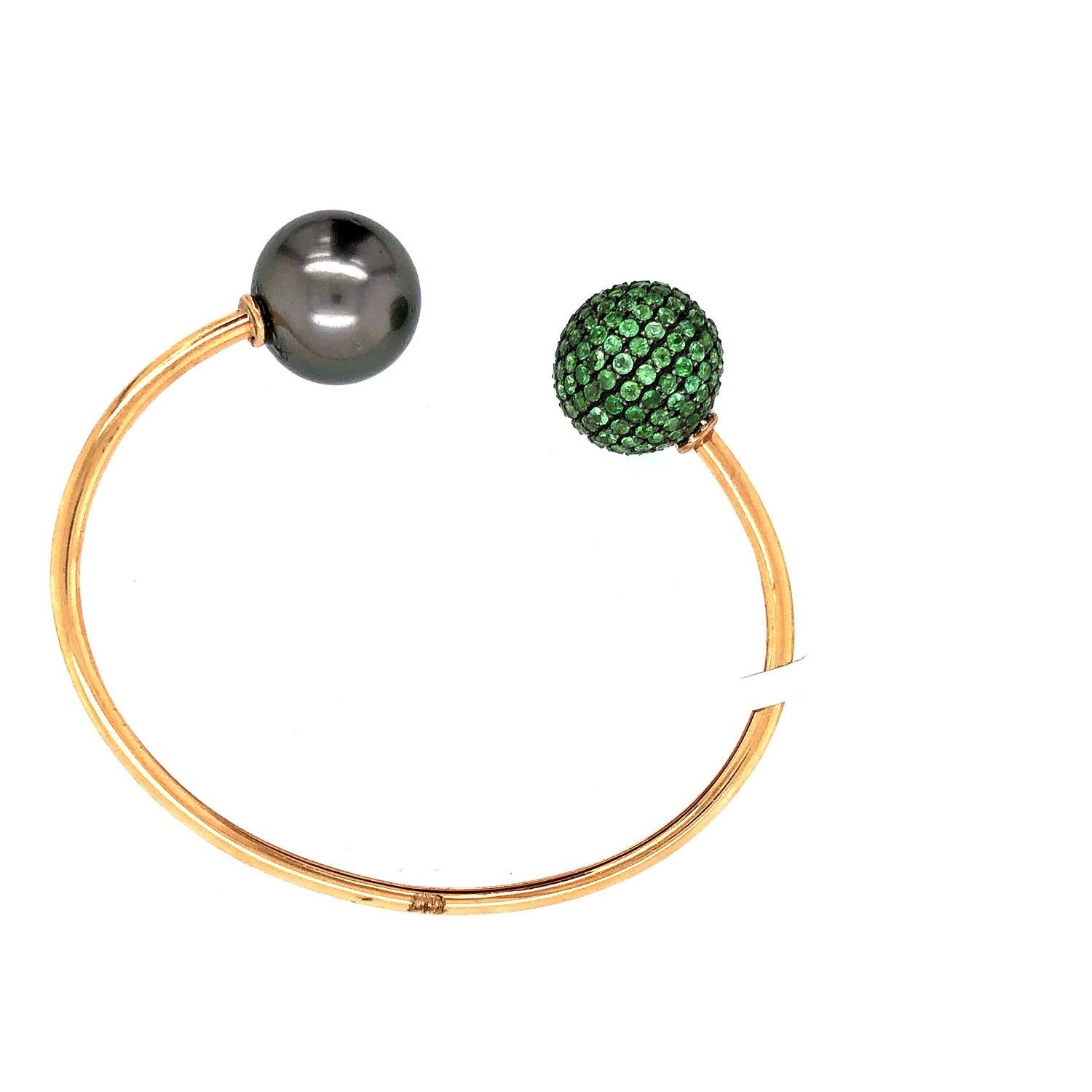 Mixed Cut Pearl & Green Pave Sapphire Beads Bracelet Made In 18k Gold