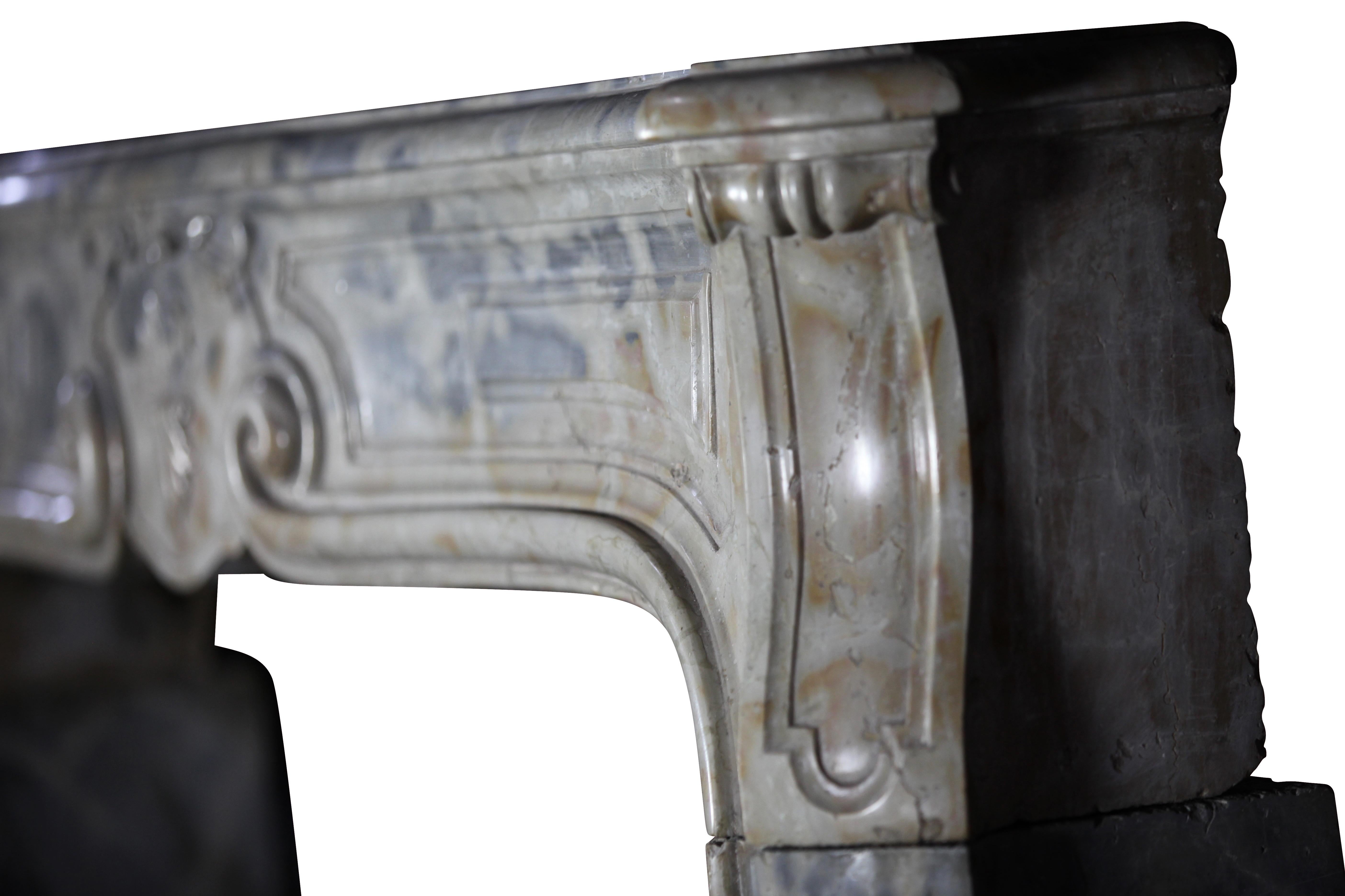 Pearl-Grey & Beige 18th C. Chimney Piece - Refined Luxury Design Concepts For Sale 4