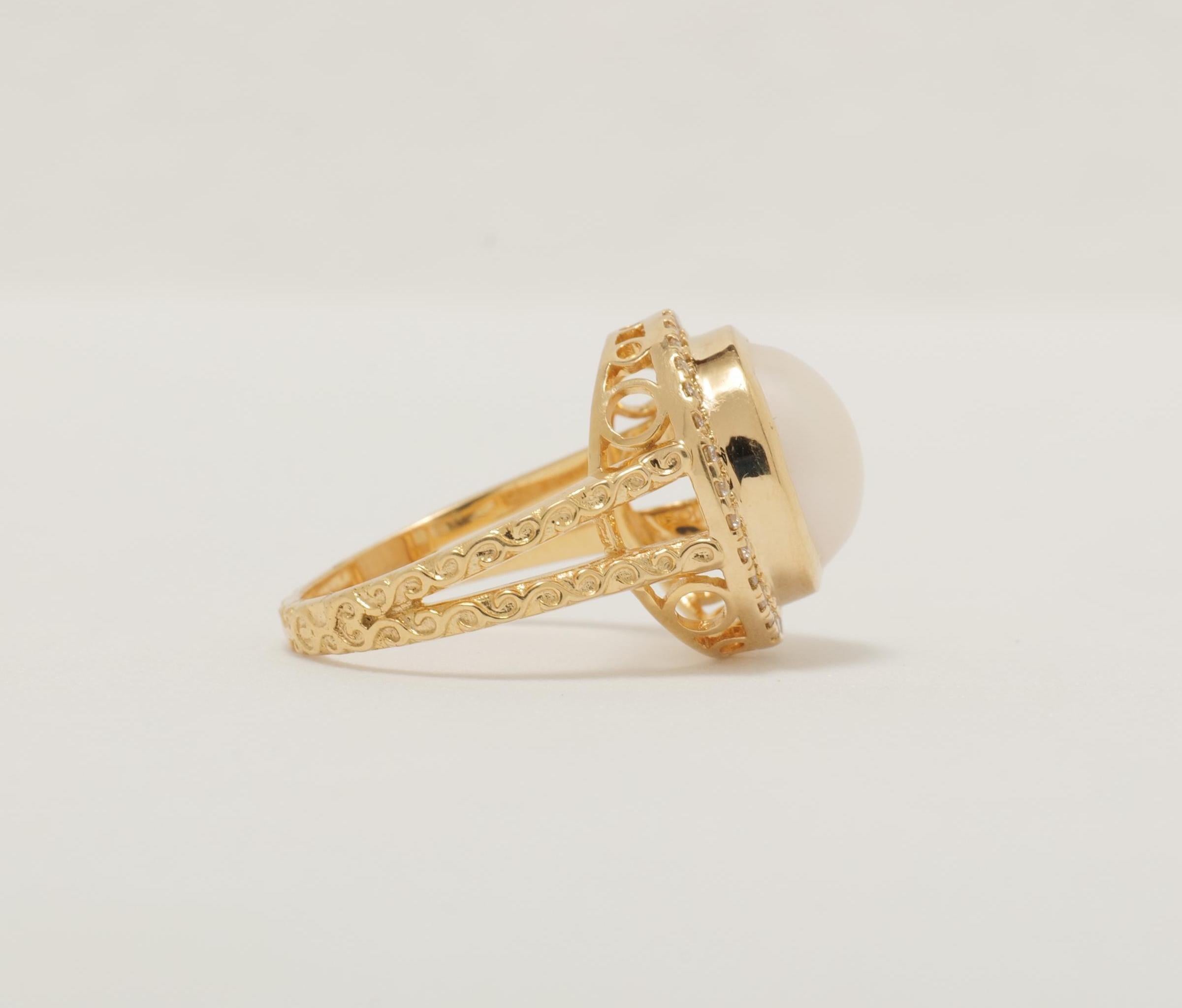 Anello con diamante a forma di perla in oro massiccio 14K (certificato) In condizioni Nuovo in vendita a New Delhi, DL