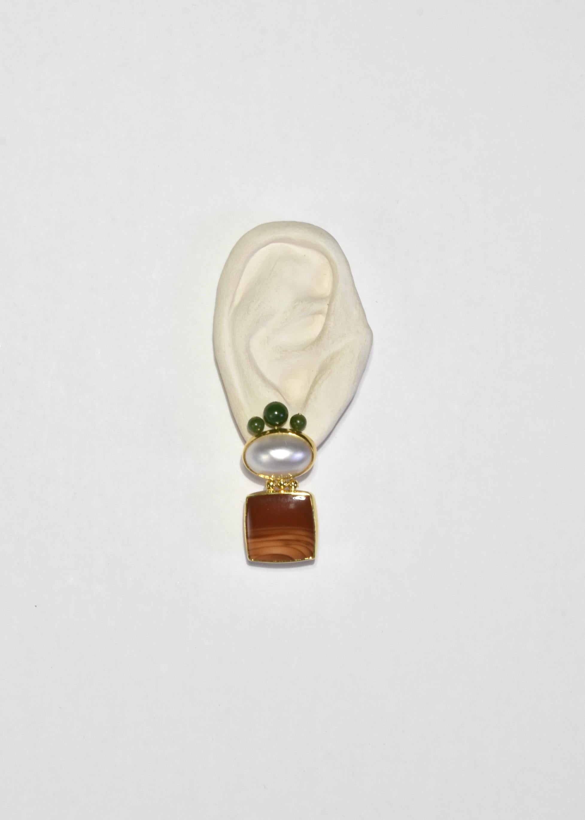 Pearl Jade Agate Earrings In Excellent Condition In Richmond, VA