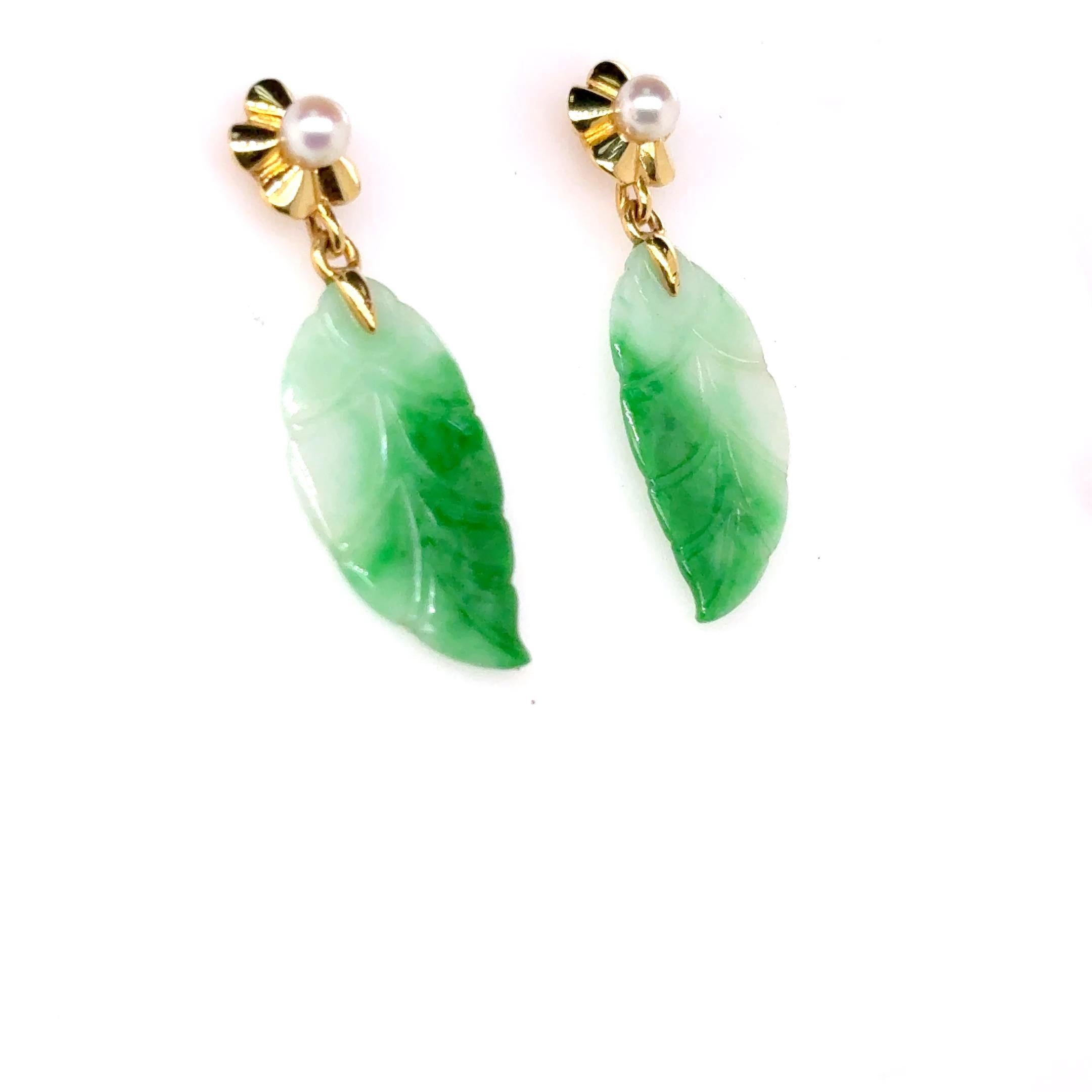 Orecchini di perle e foglie di giada in vendita 5