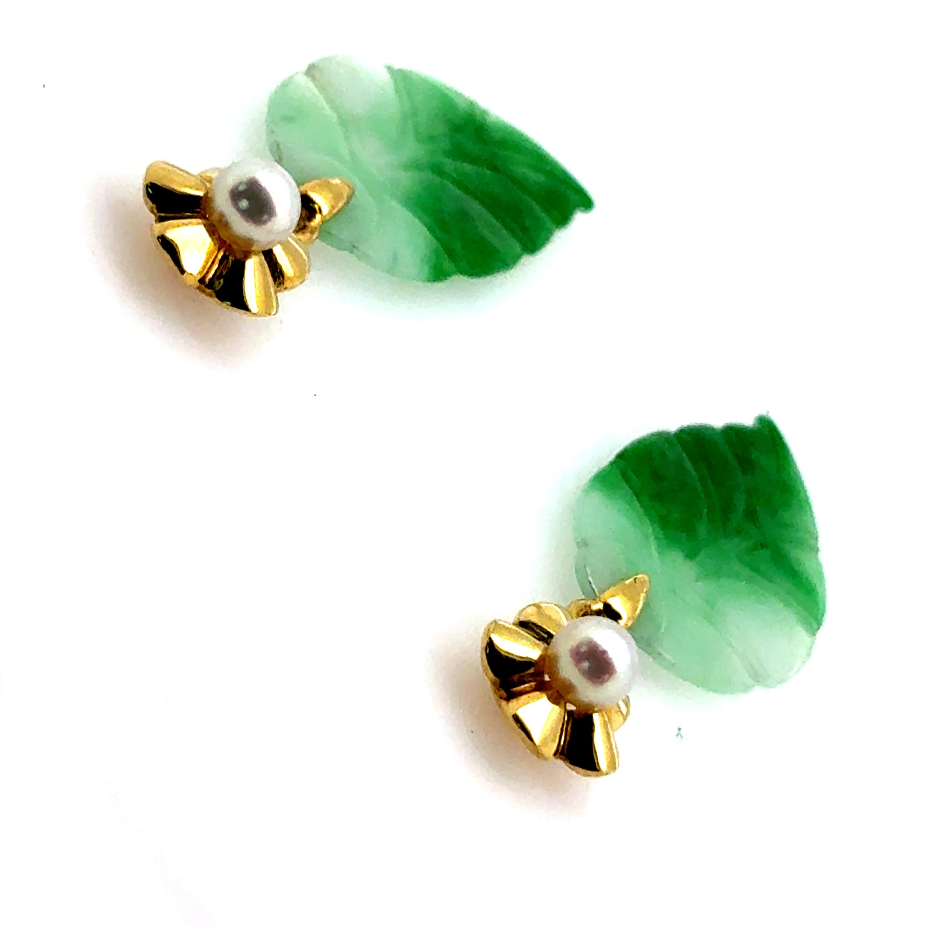 Orecchini di perle e foglie di giada in vendita 7