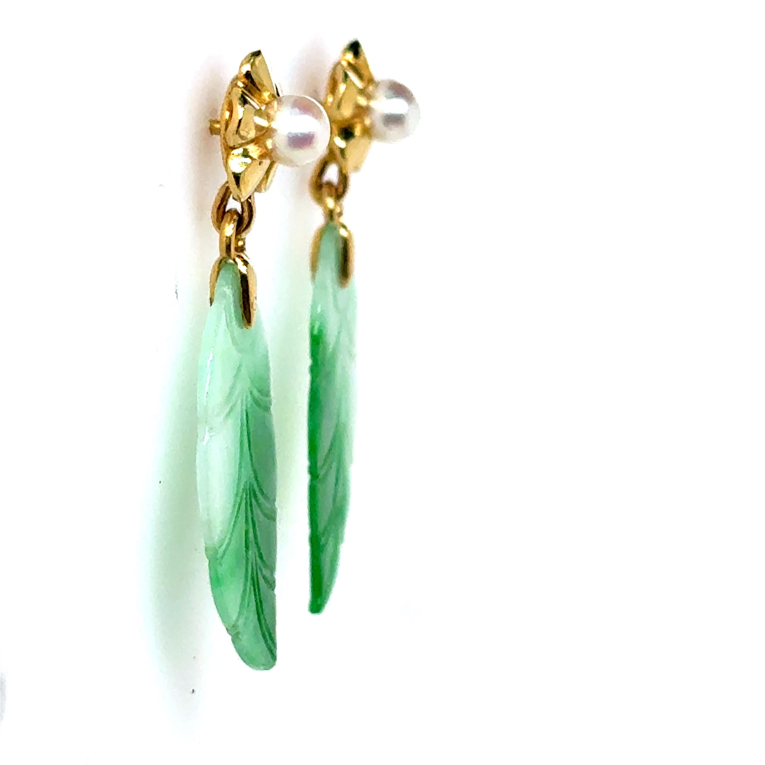 Grezzo Orecchini di perle e foglie di giada in vendita