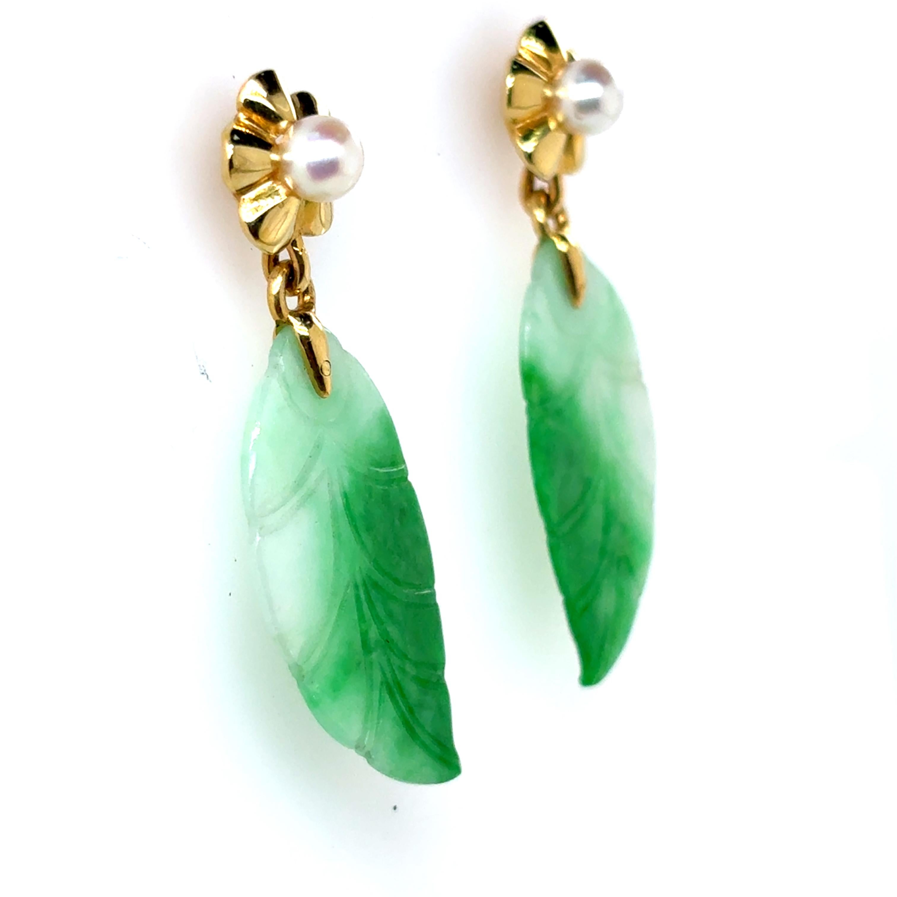Orecchini di perle e foglie di giada in vendita 2