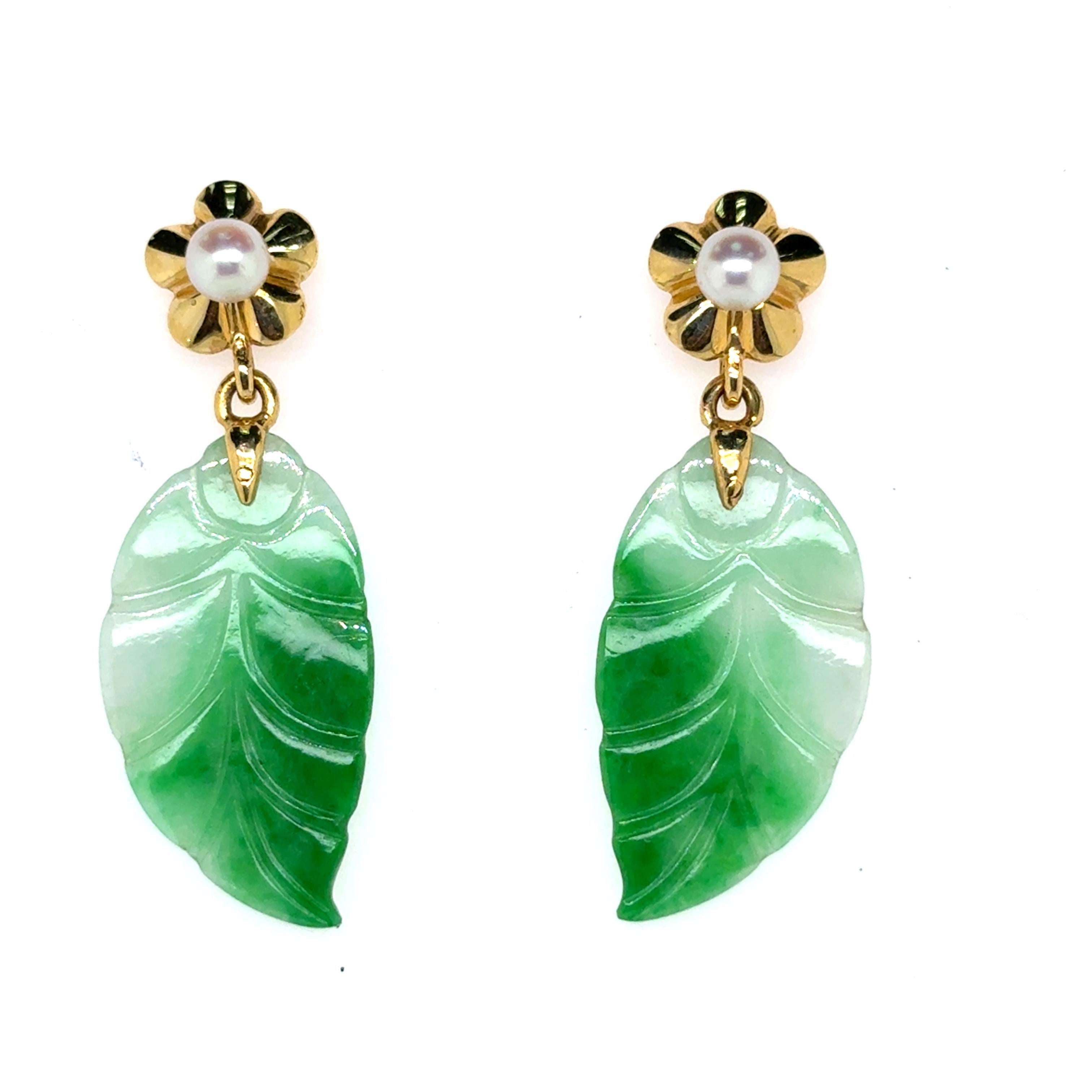 Orecchini di perle e foglie di giada in vendita 3