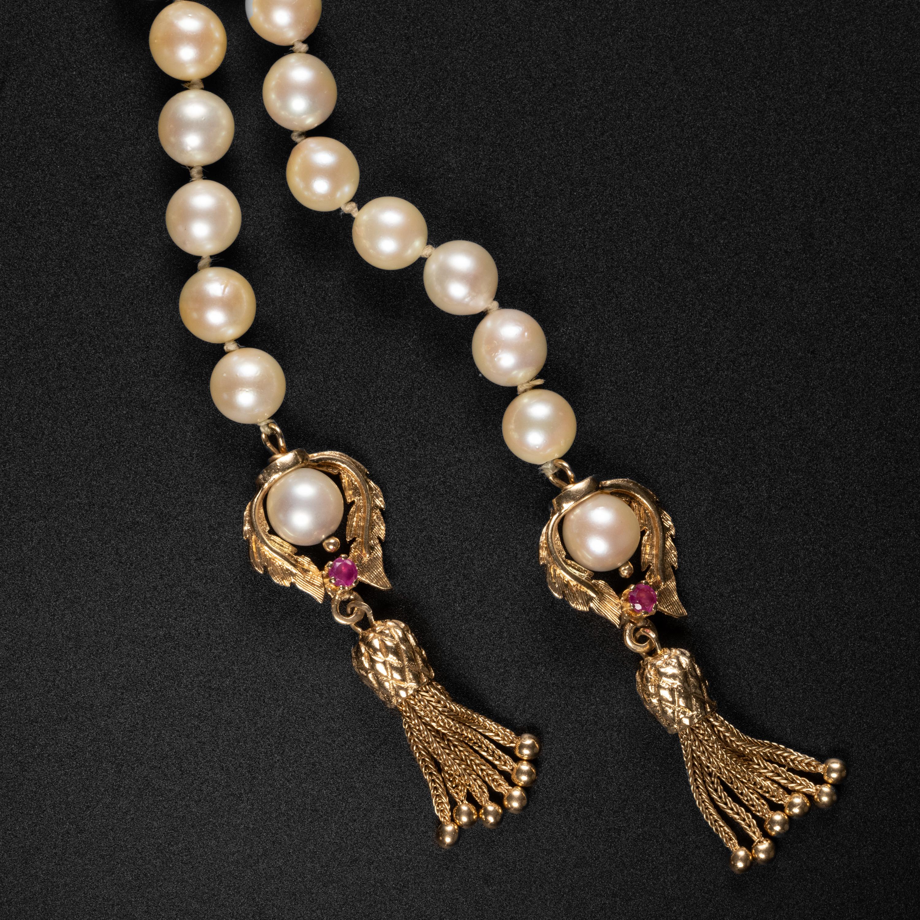 1950s pearl necklace