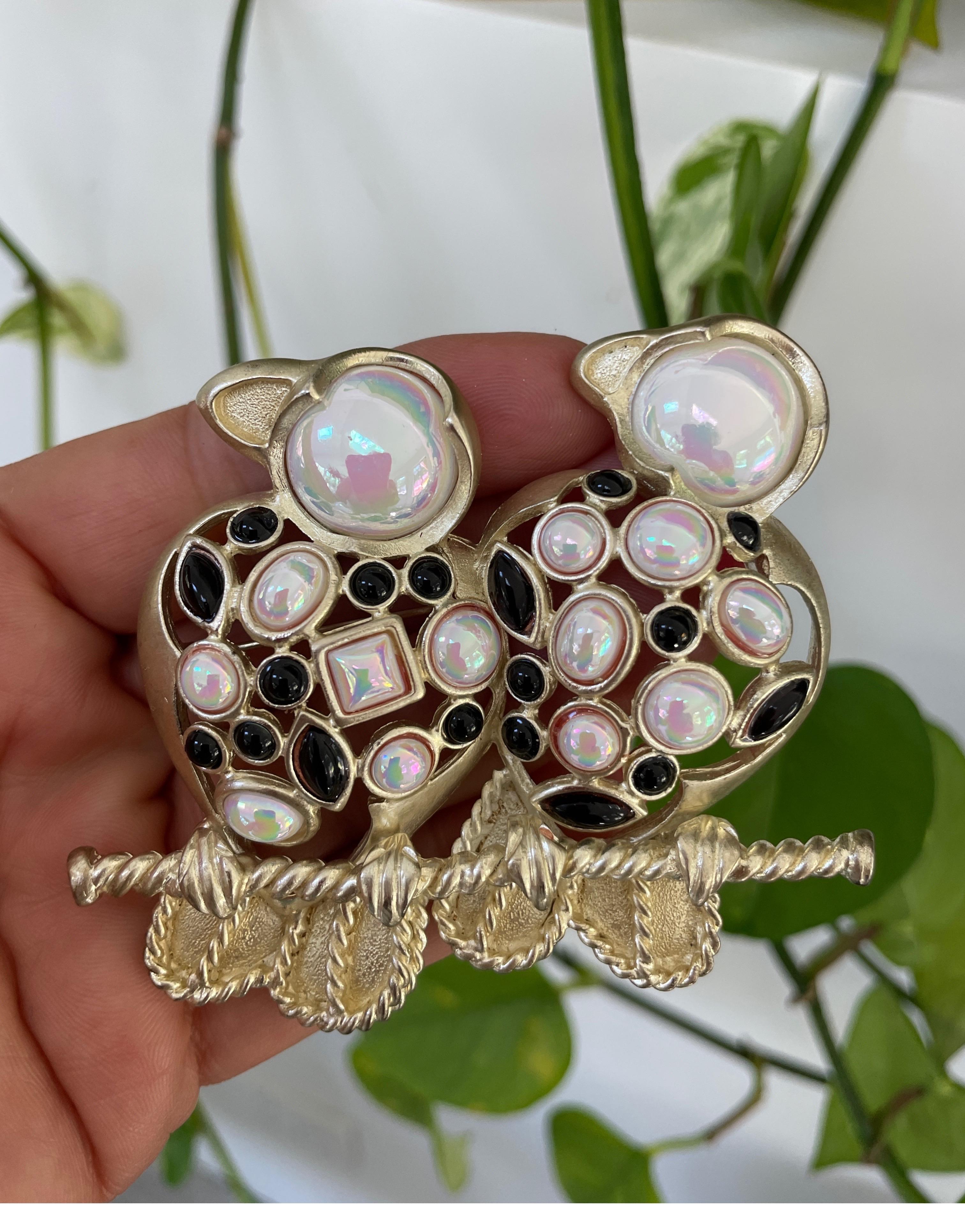 Women's Pearl Love Birds Brooch perched on Branch Pin 1980s For Sale