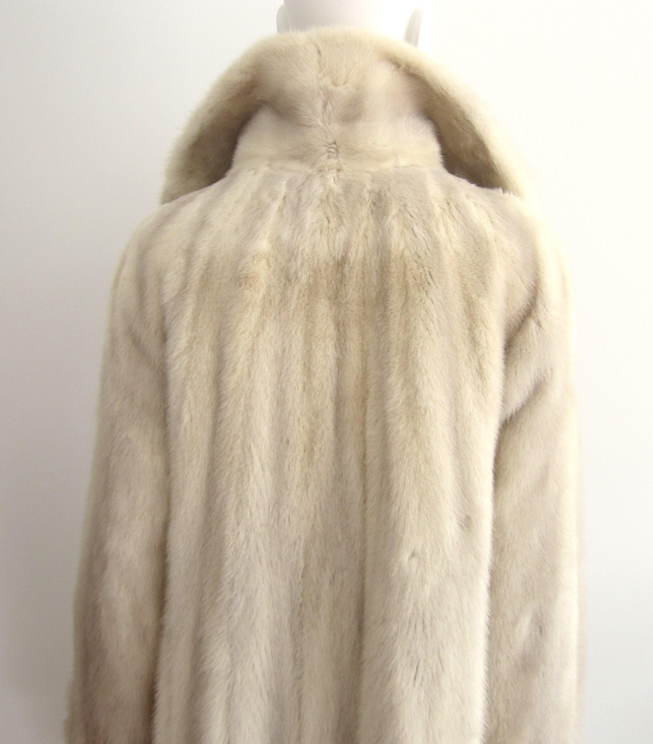 Pearl Mink Stroller Coat Jacket In Good Condition In Wallkill, NY