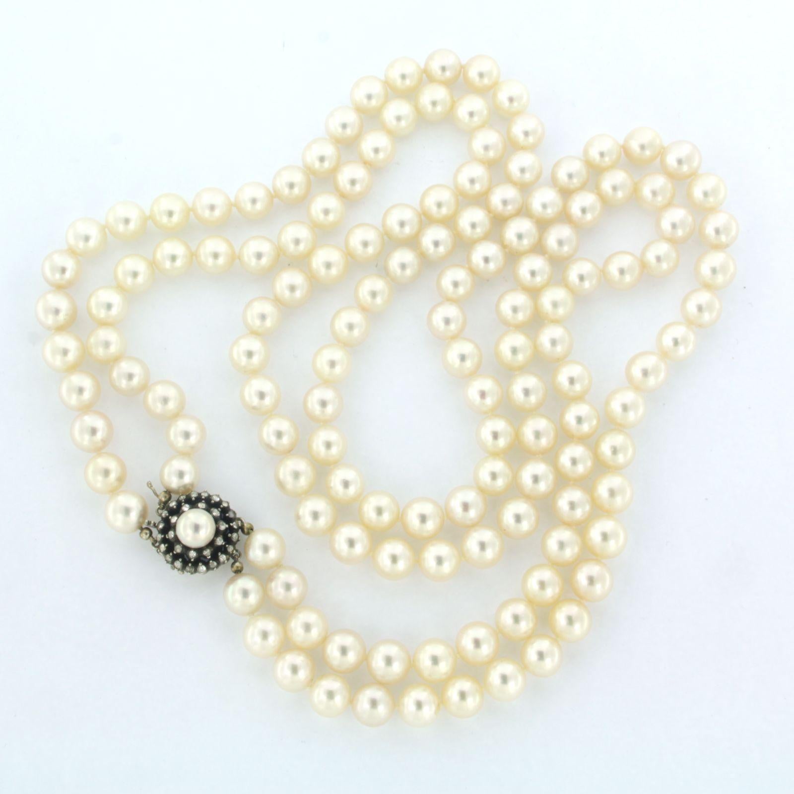 Pearl necklace and lock with pearl and diamonds up to.0.40ct 14k gold and silver For Sale 1