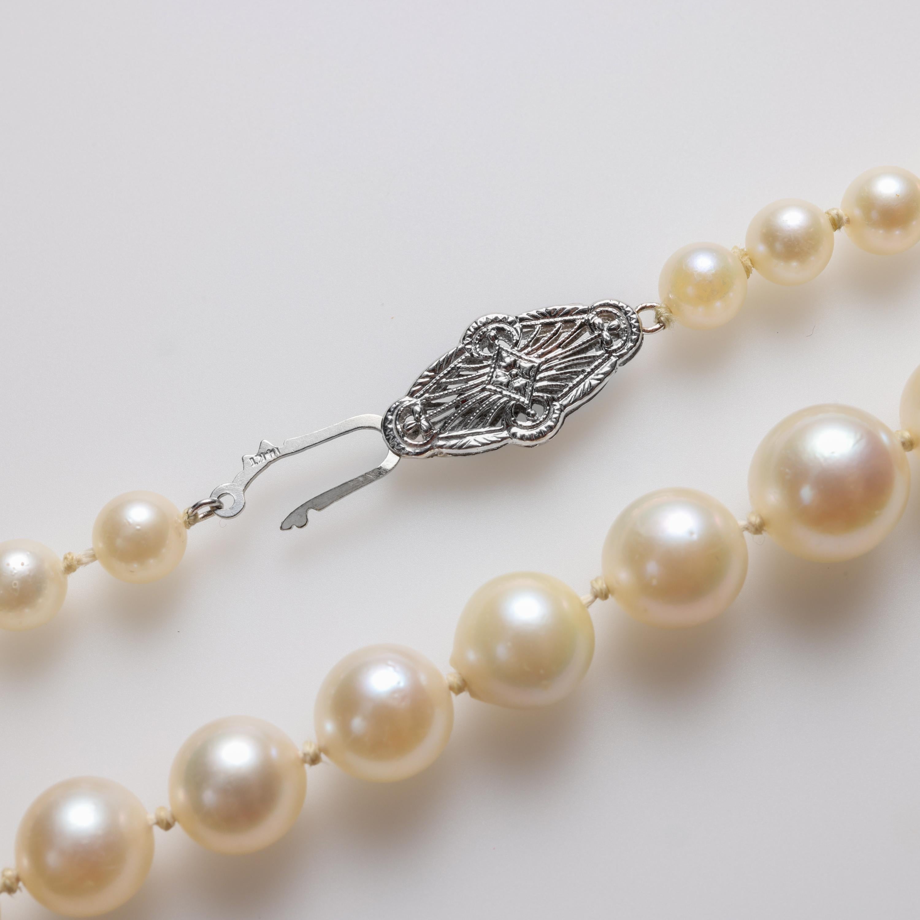 Taglio rotondo Collana di perle Art Deco Circa 1940s Perle coltivate Akoya Chiusura con diamanti 21