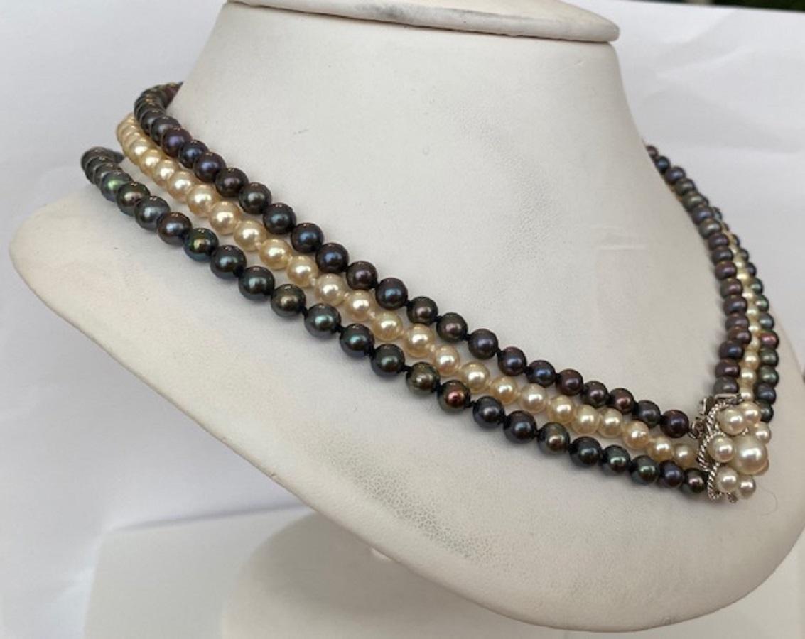 Uncut Pearl Necklace Circa 1970 s Cultured Pearls Gold Clasp For Sale