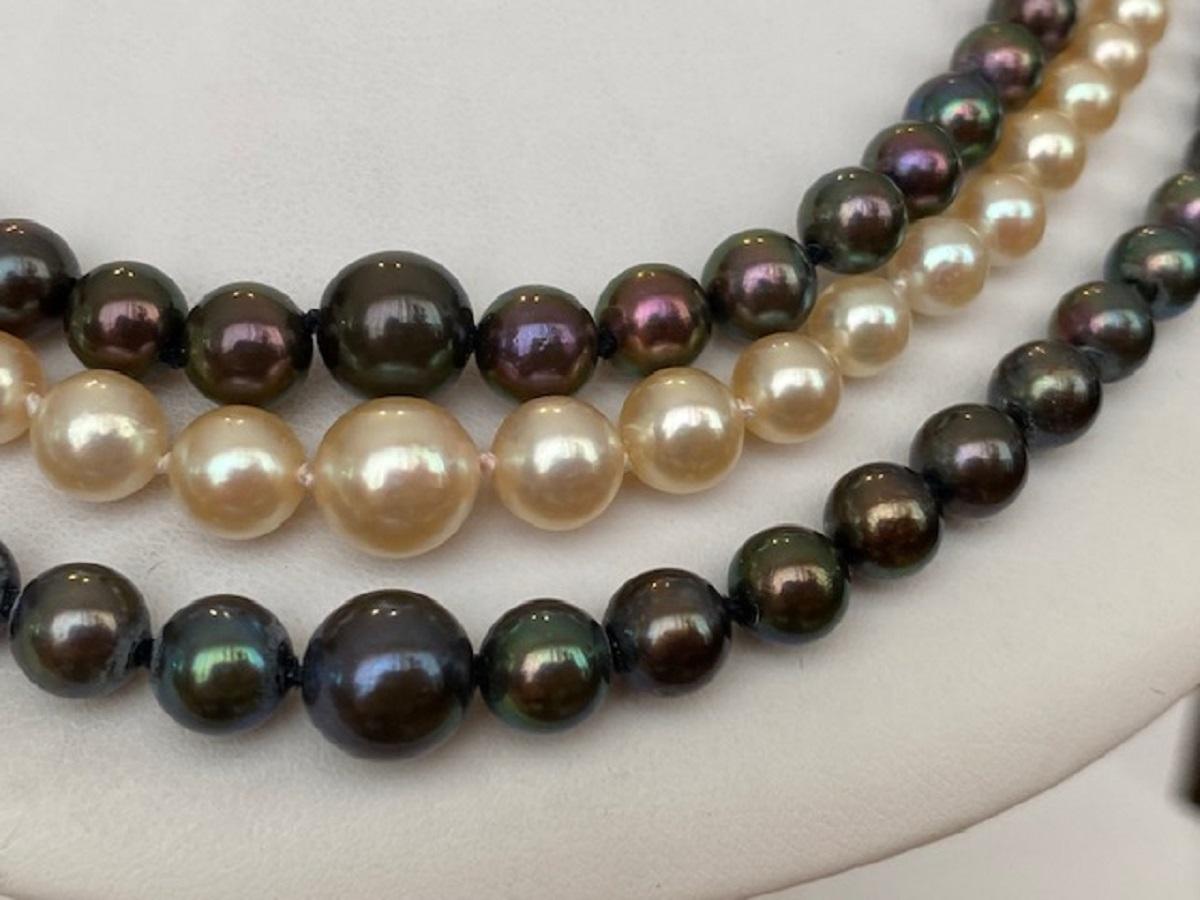 Pearl Necklace Circa 1970 s Cultured Pearls Gold Clasp For Sale 1