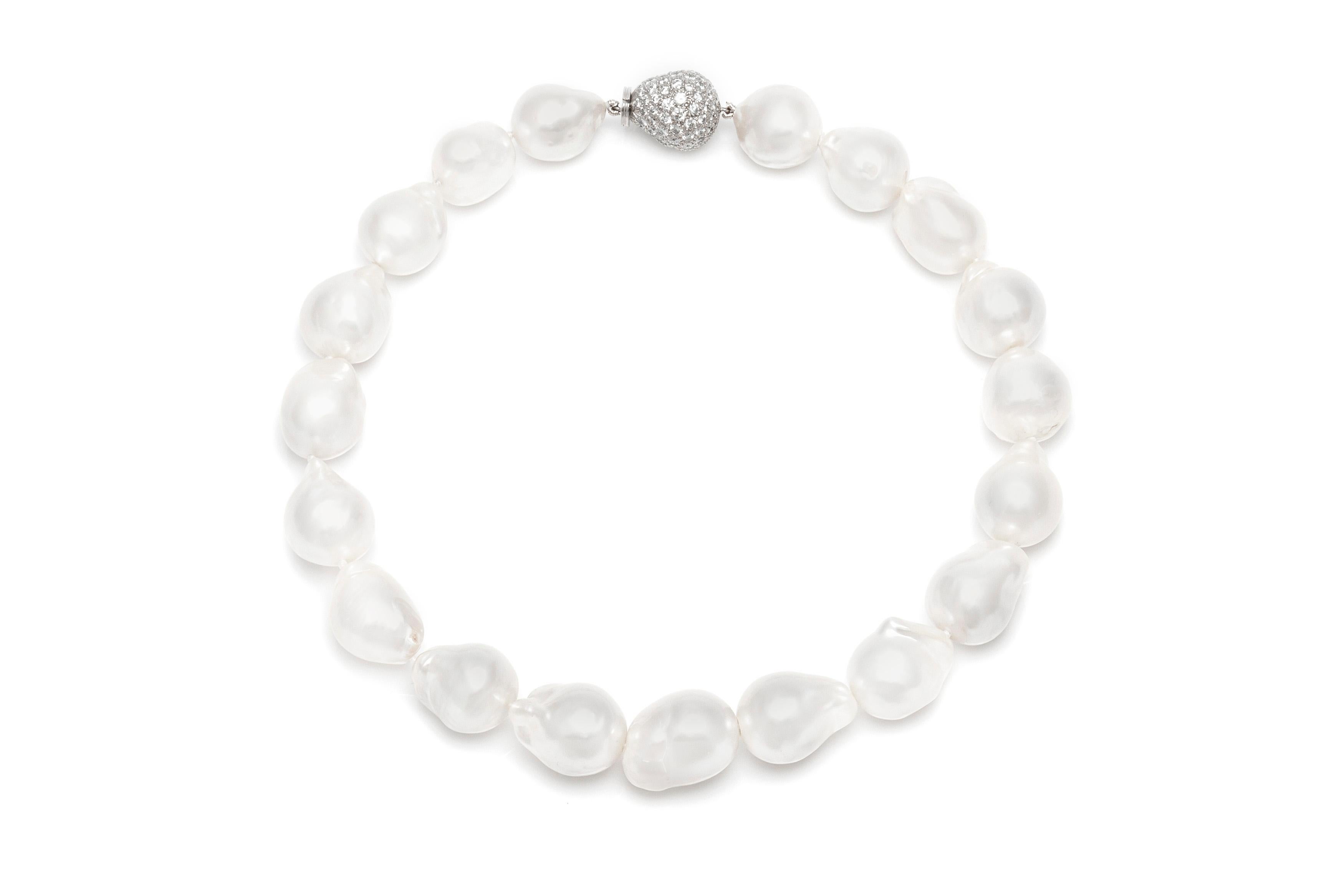 Perlenkette mit Perlen im Angebot 1
