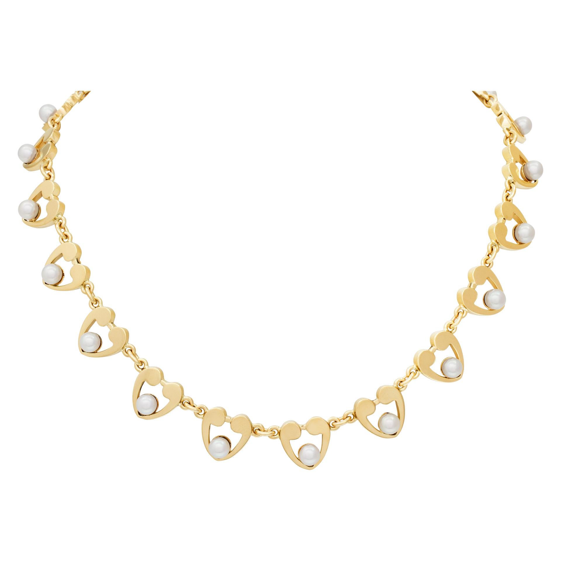Modern Pearl Necklace in 14k Yellow Gold For Sale