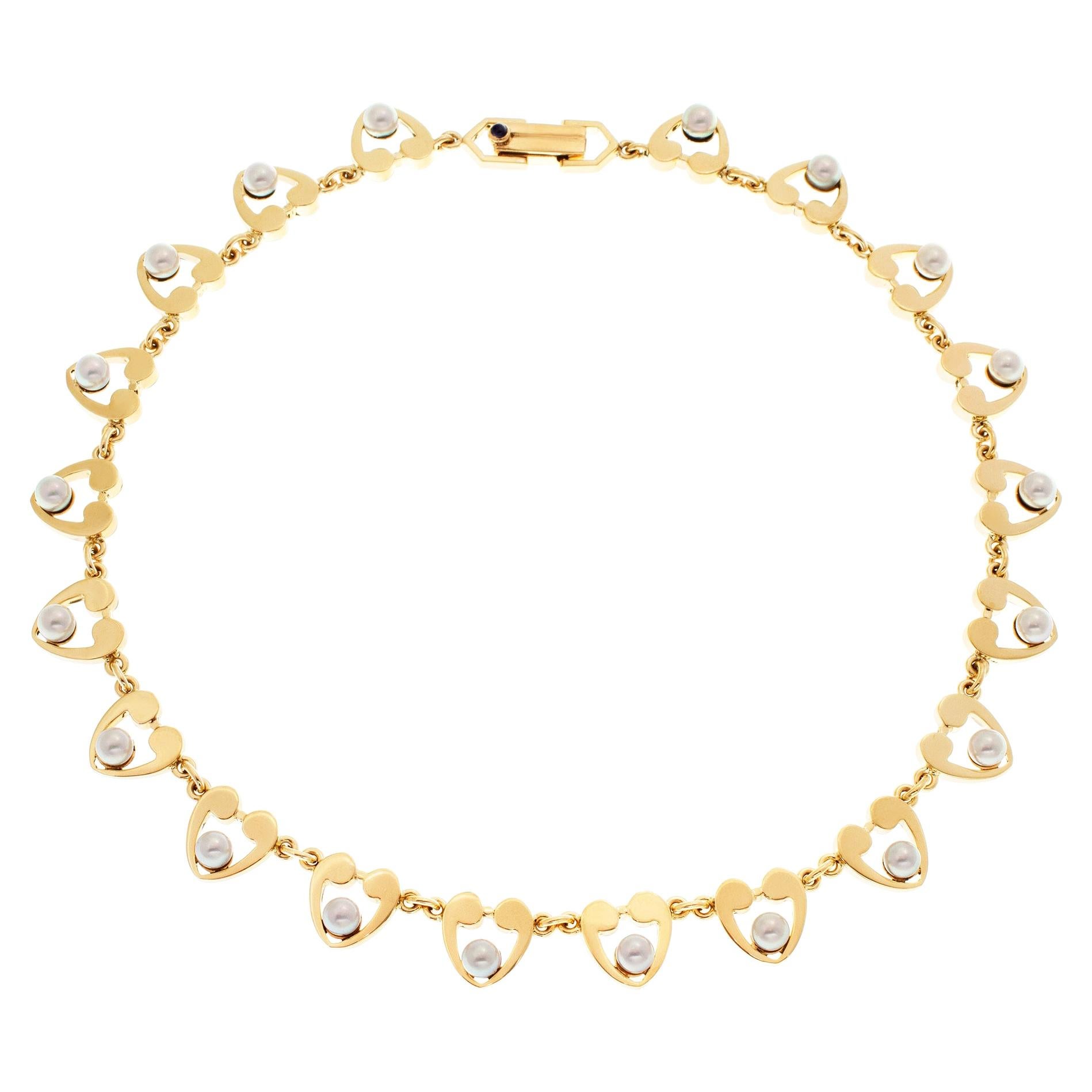 Pearl Necklace in 14k Yellow Gold For Sale