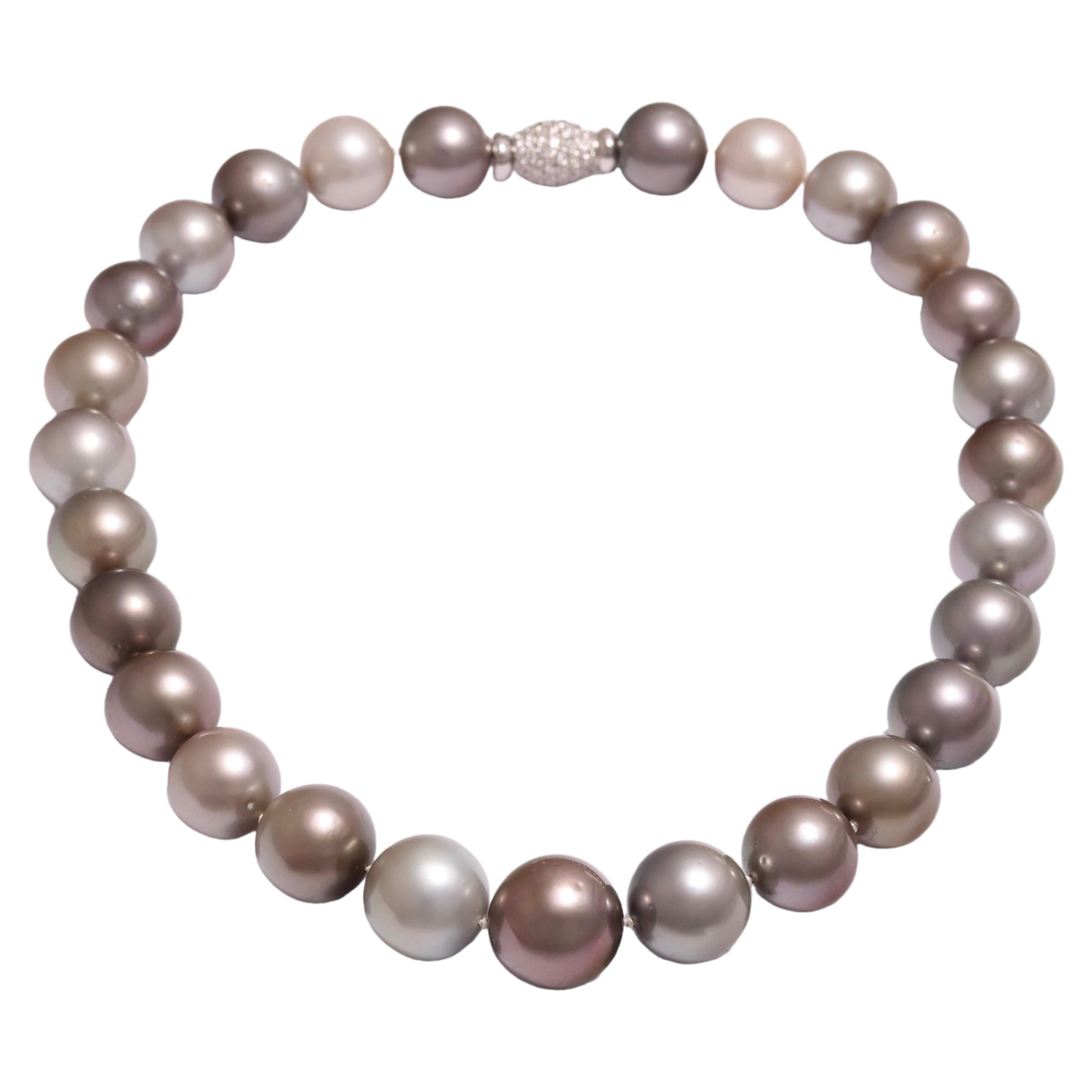 Pearl Necklace Multi Color Tahiti Pearls 18 kt Gold Locker 2.91 ct. Diamonds