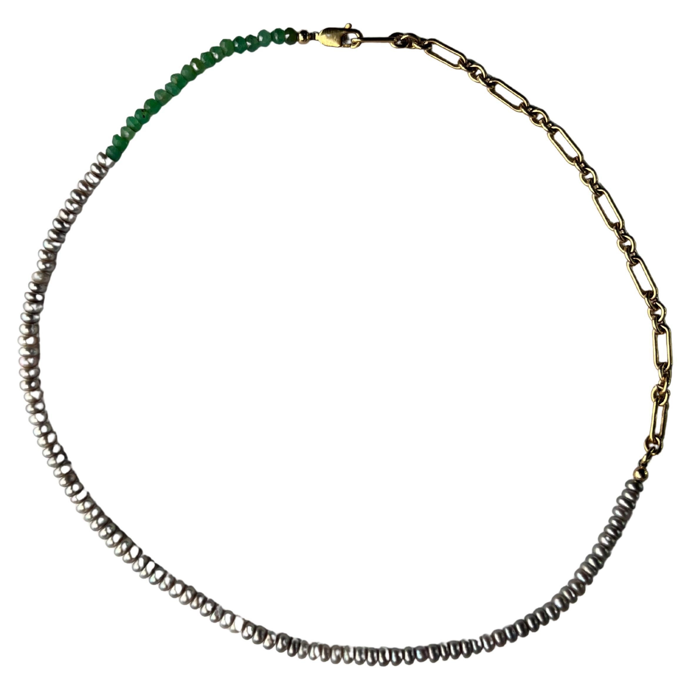 Collier de perles Collier ras du cou en perles d'argent et turquoise par J Dauphin

collier de perles d'eau douce gris argenté avec chrysophrase 