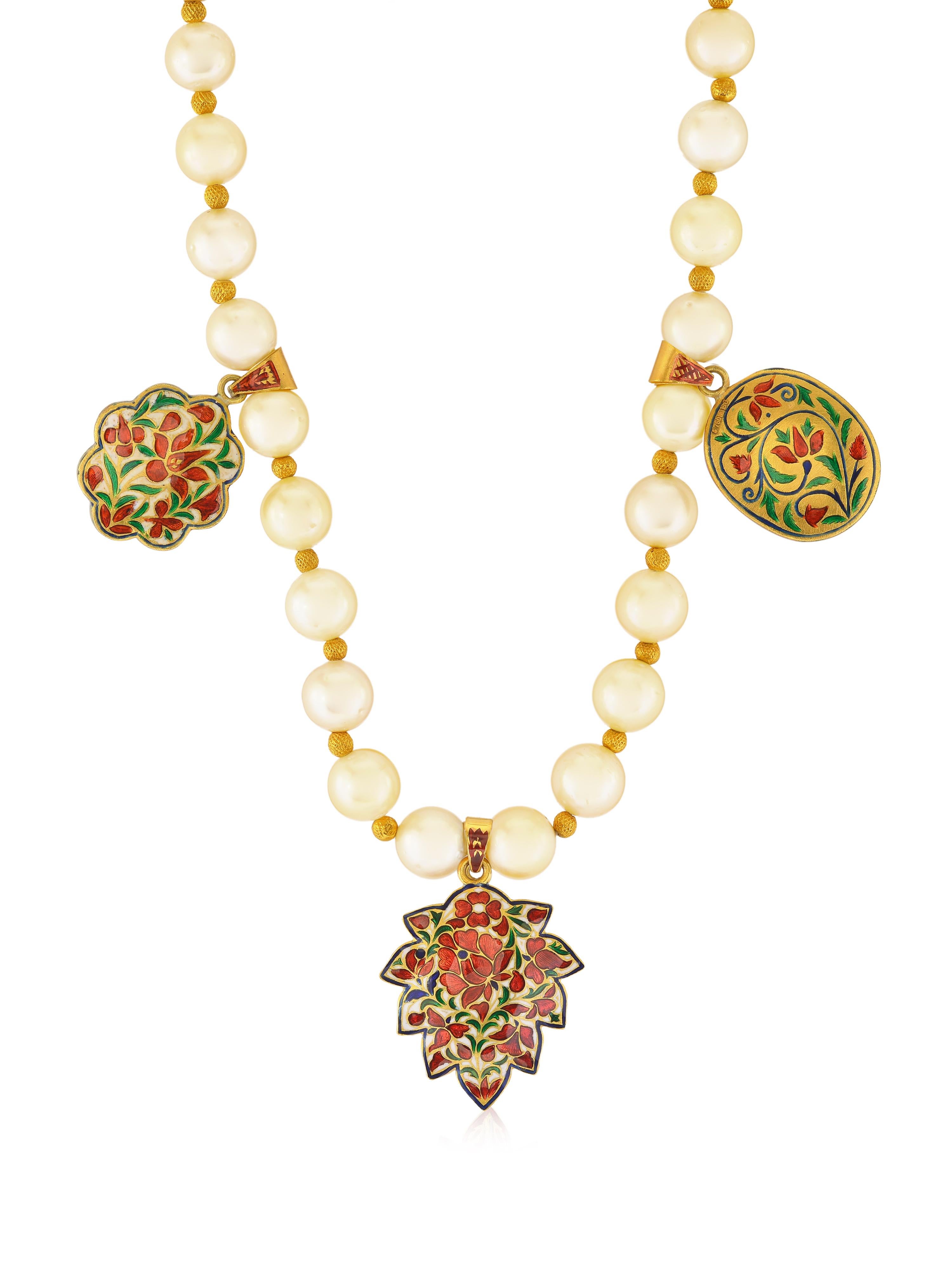 Art Deco Pearl Necklace with 3 Diamond and Enamel Pendants in 18k Gold For Sale