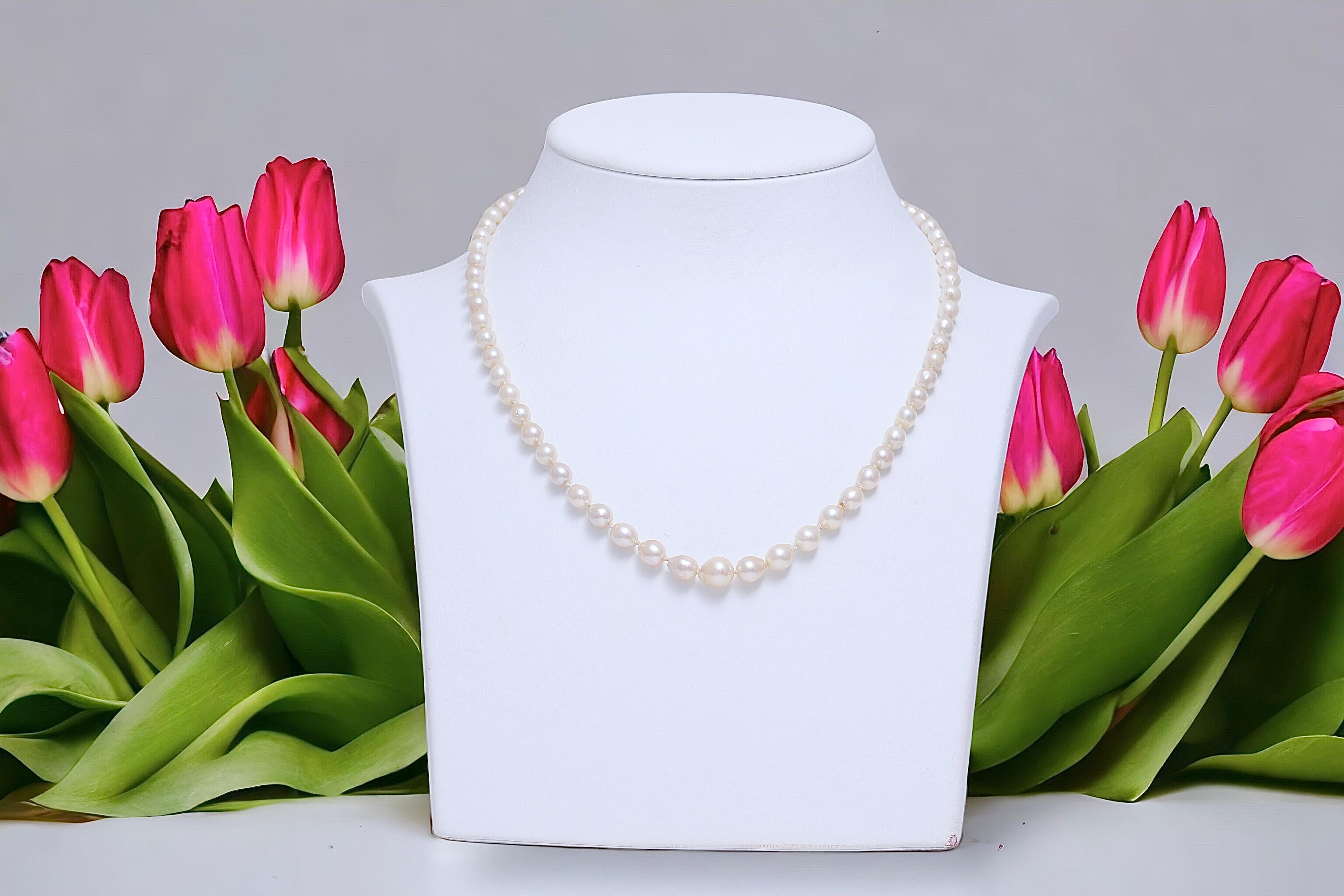 Pearl Necklace with Akoya Pearls & Platinum With Diamond Locker For Sale 8