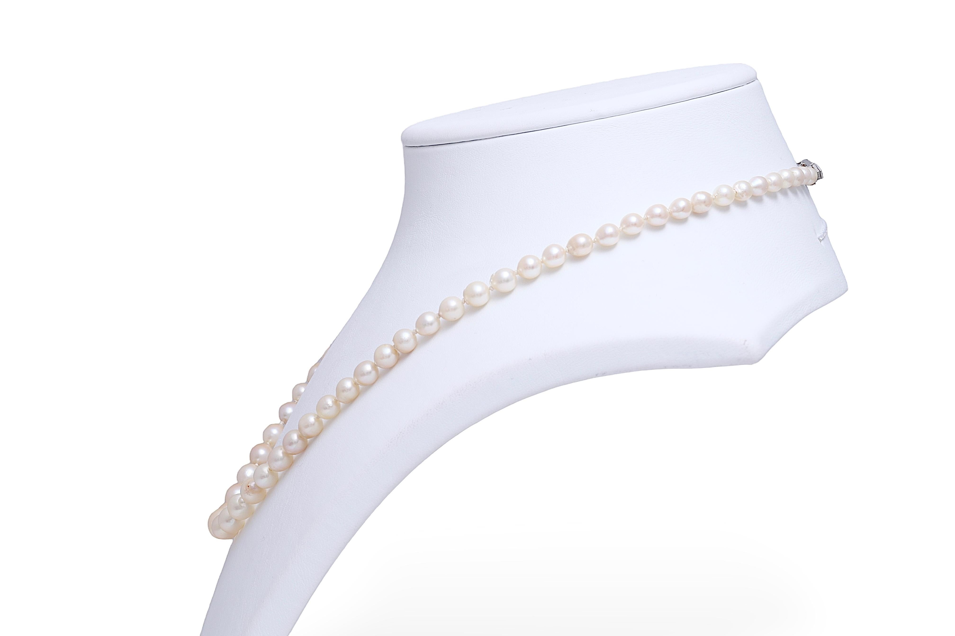 Women's or Men's Pearl Necklace with Akoya Pearls & Platinum With Diamond Locker For Sale